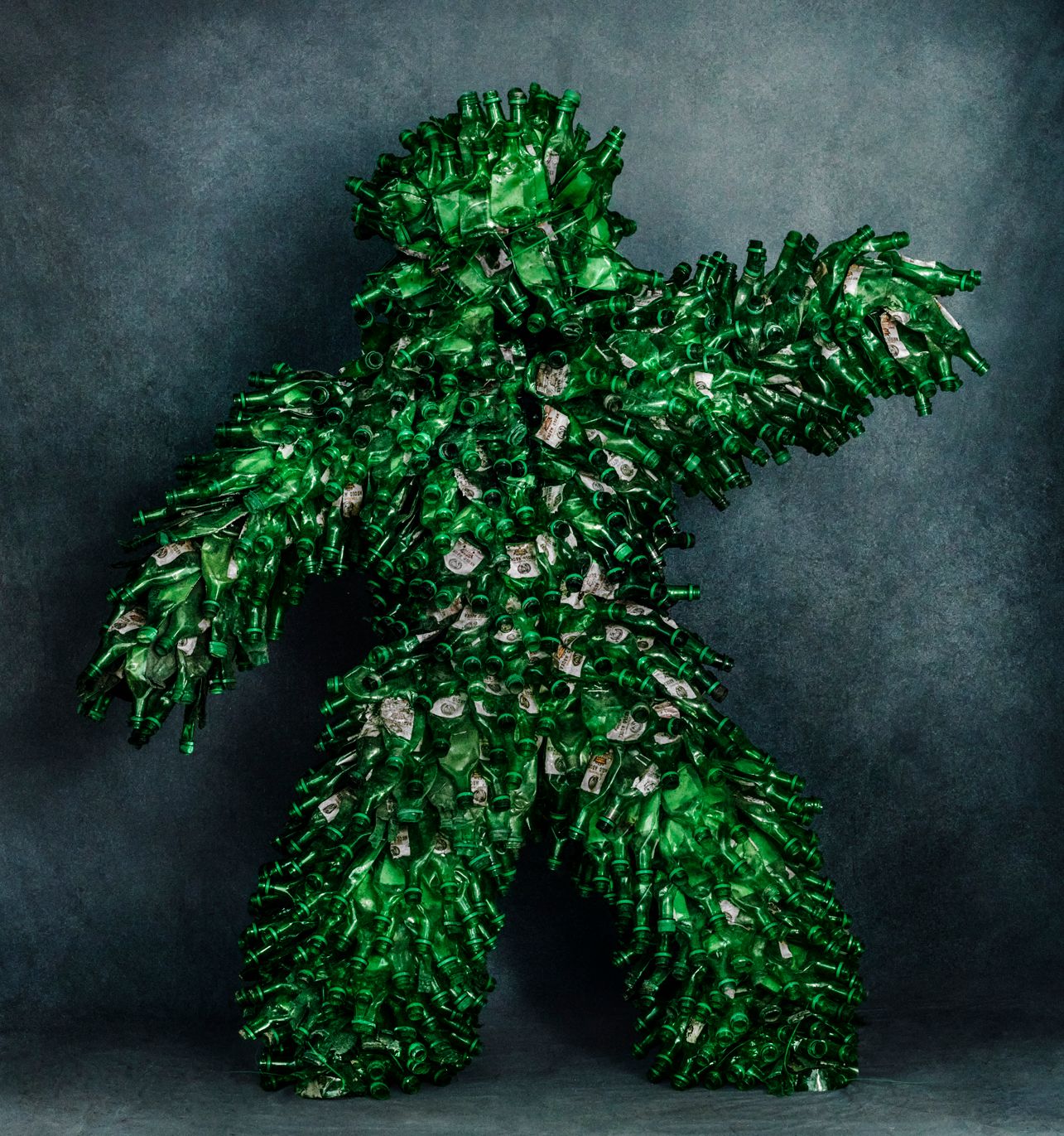 KINACT: MARIO TESTINO ENCOUNTERS THE LIVING SCULPTURES OF KINSHASA