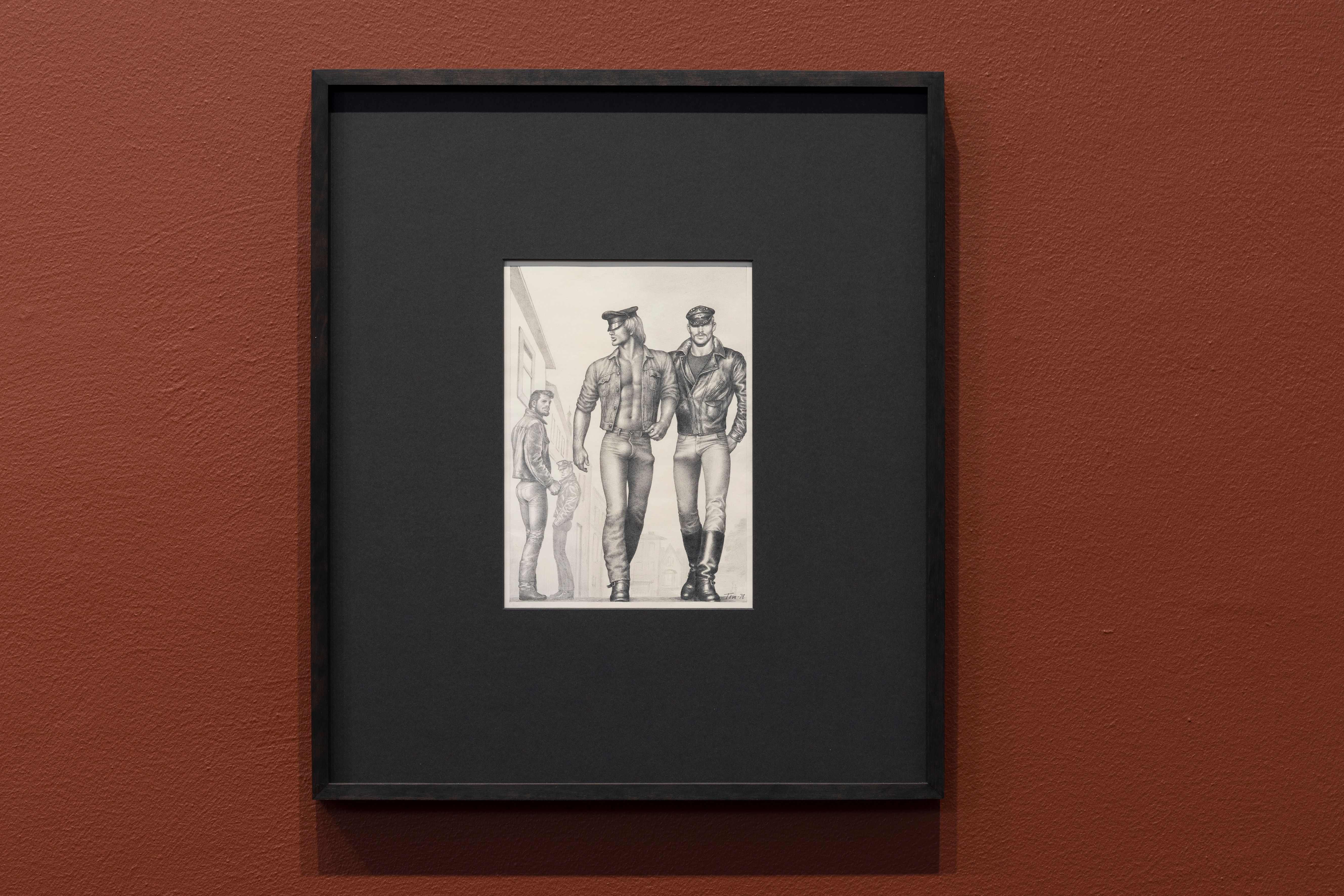 Kuvassa Tom of Finlandin teos seinällä