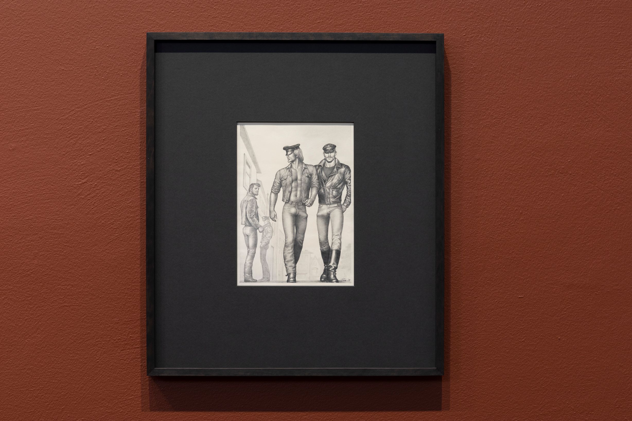 Kuvassa Tom of Finlandin teos seinällä