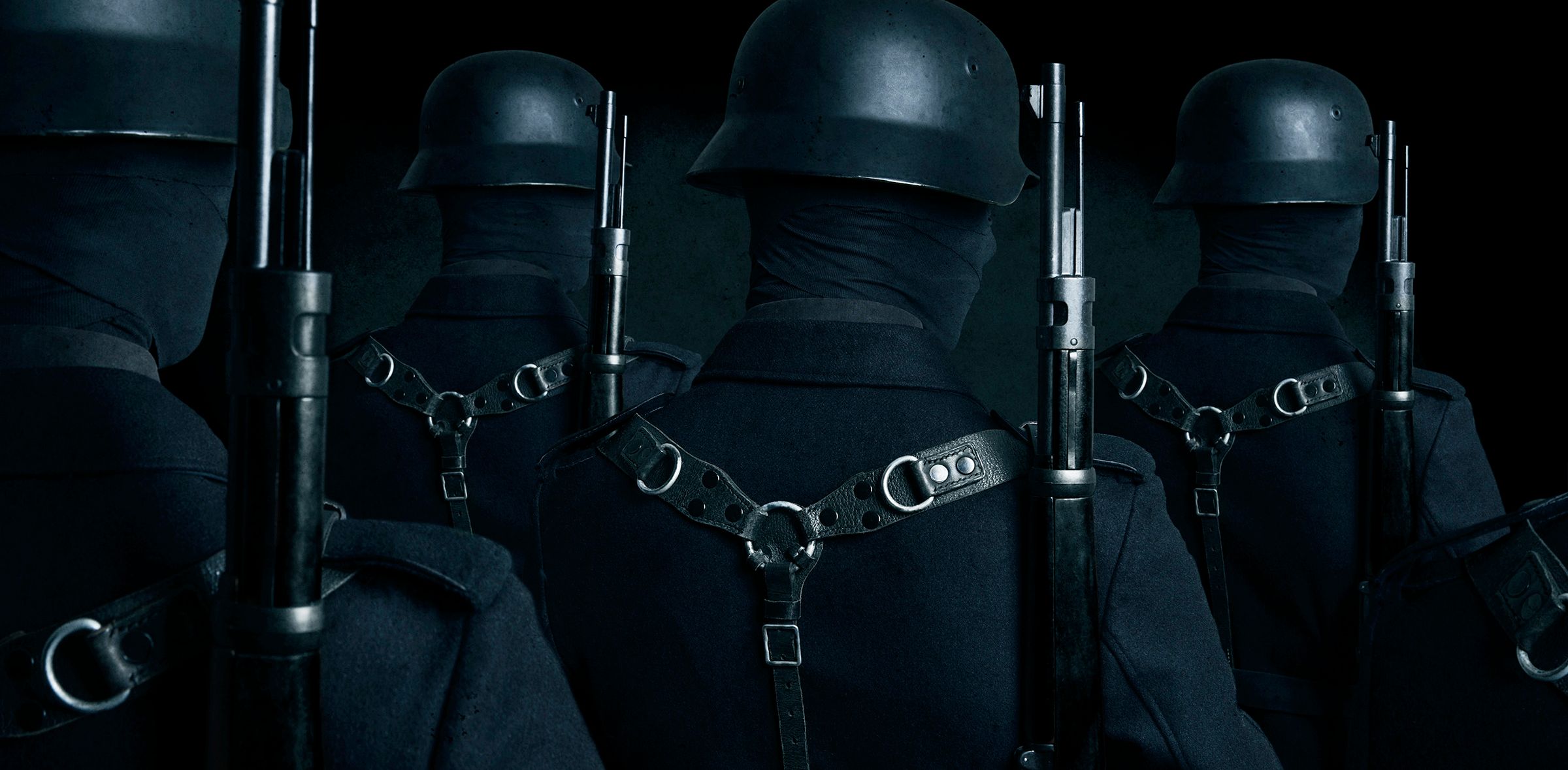 Работа Юхо Арвида Хелминена из серии "Невидимая империя" (Juha Arvid Helmisen Invisible empire -näyttelyn teos)