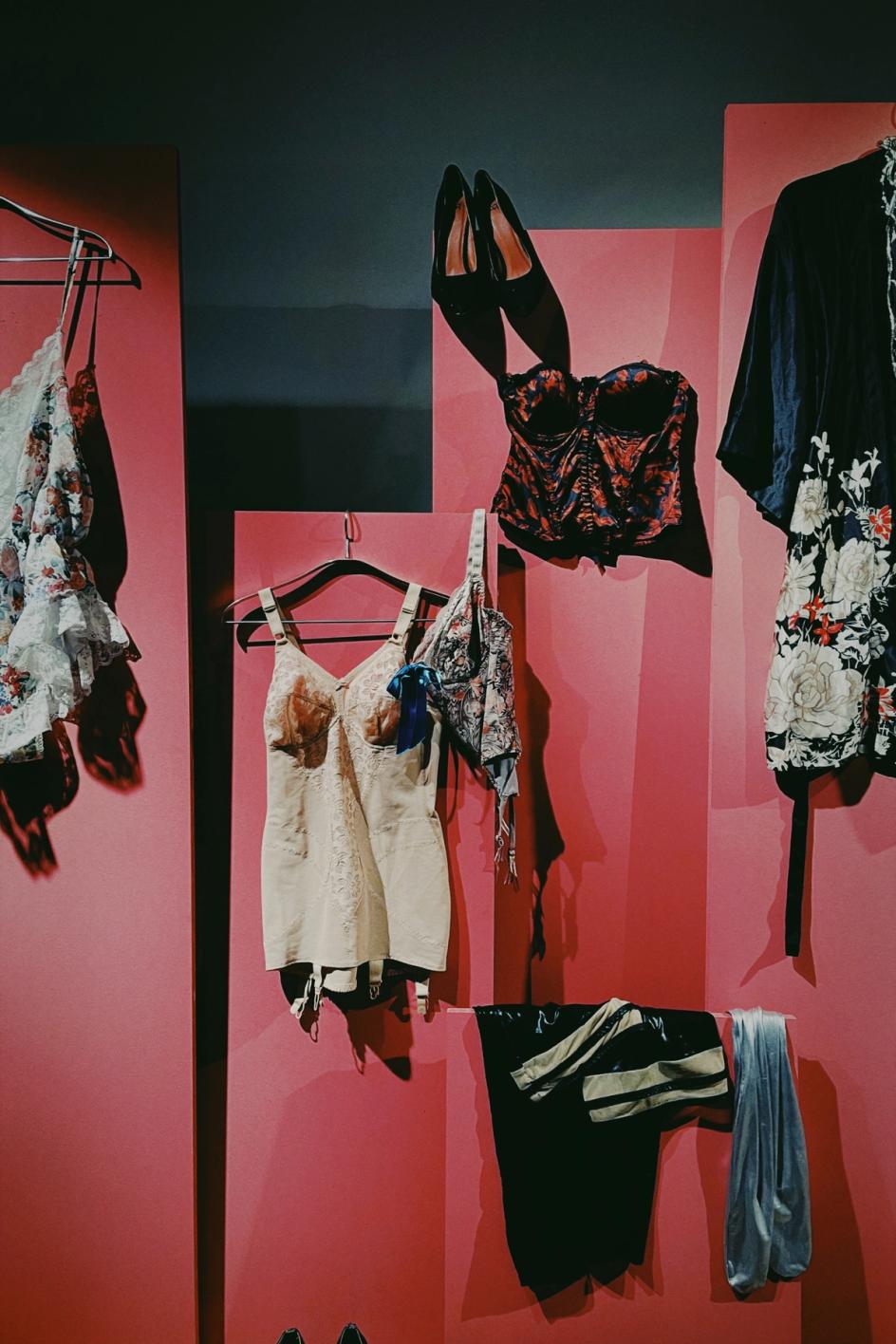 Выставка"Шлюхи" в Городском музее Хельсинки (Horot-näyttely Helsingin kaupunginmuseossa)