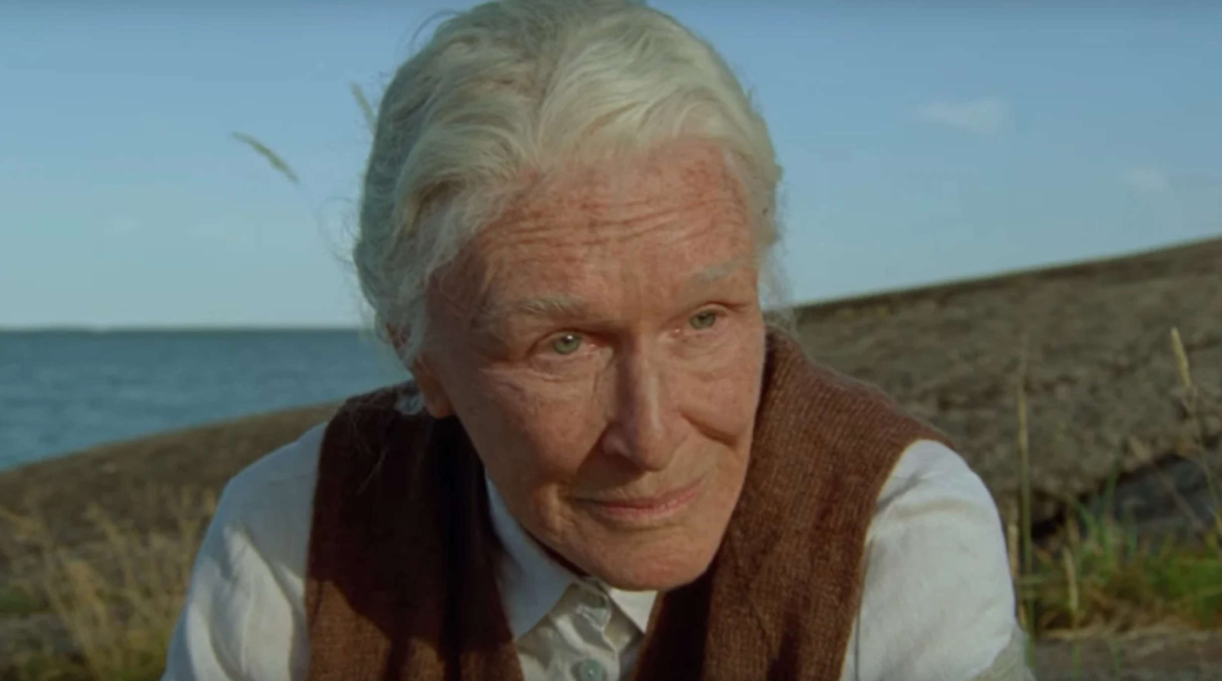 Näyttelijä Glenn Close elokuvassa Kesäkirja