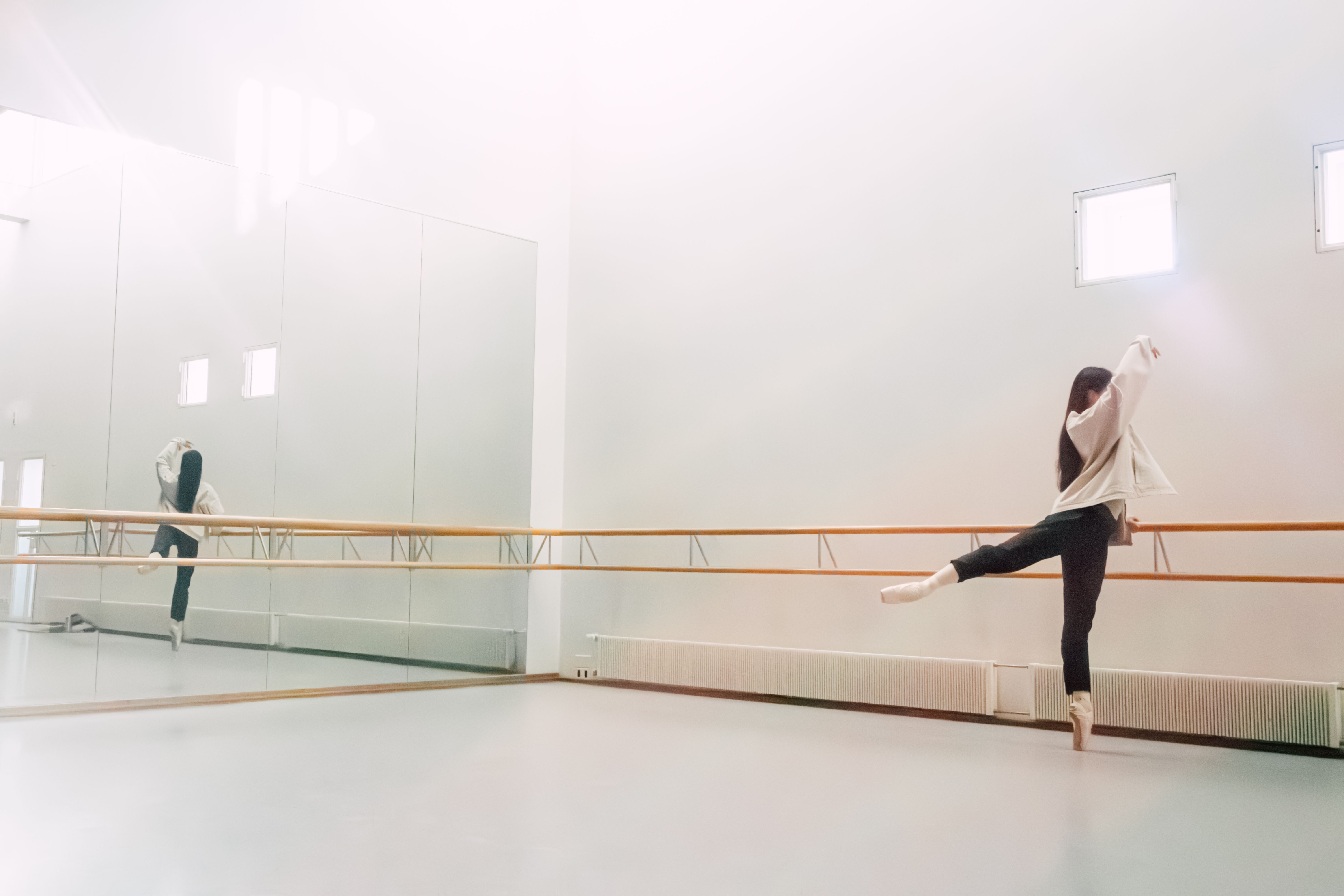 Hanako Matsune harjoittelemassa balettitangolla