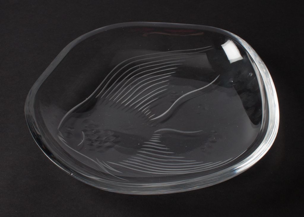 Kuvassa Gunnel Nymanin suunnittelema kalavati