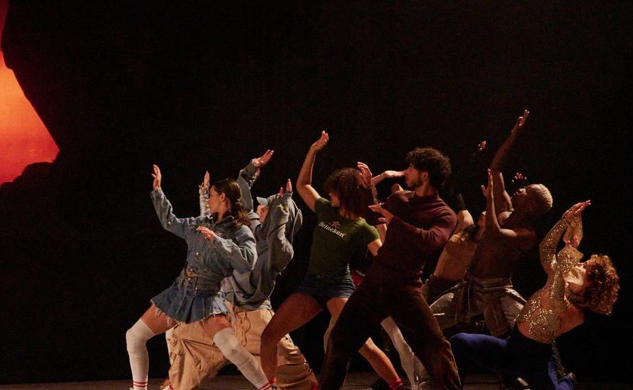 Театральная афиша (Teatterikalenteri)