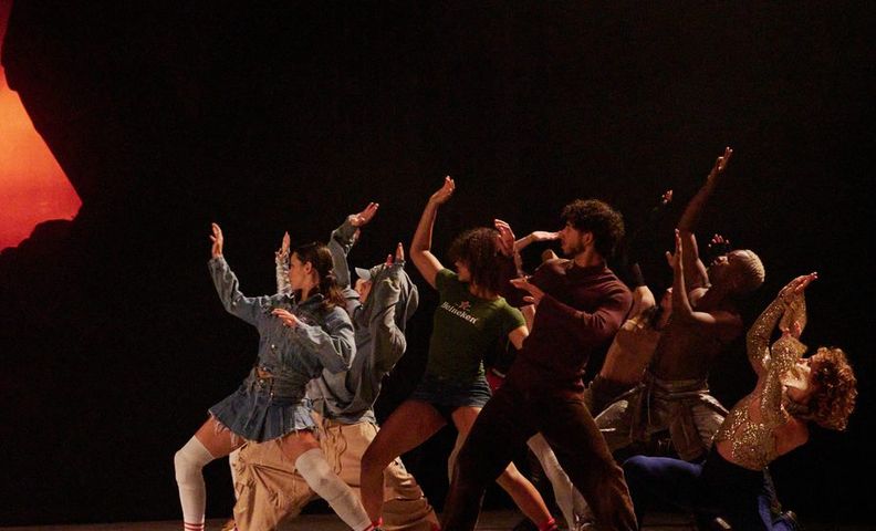 Театральная афиша (Teatterikalenteri)