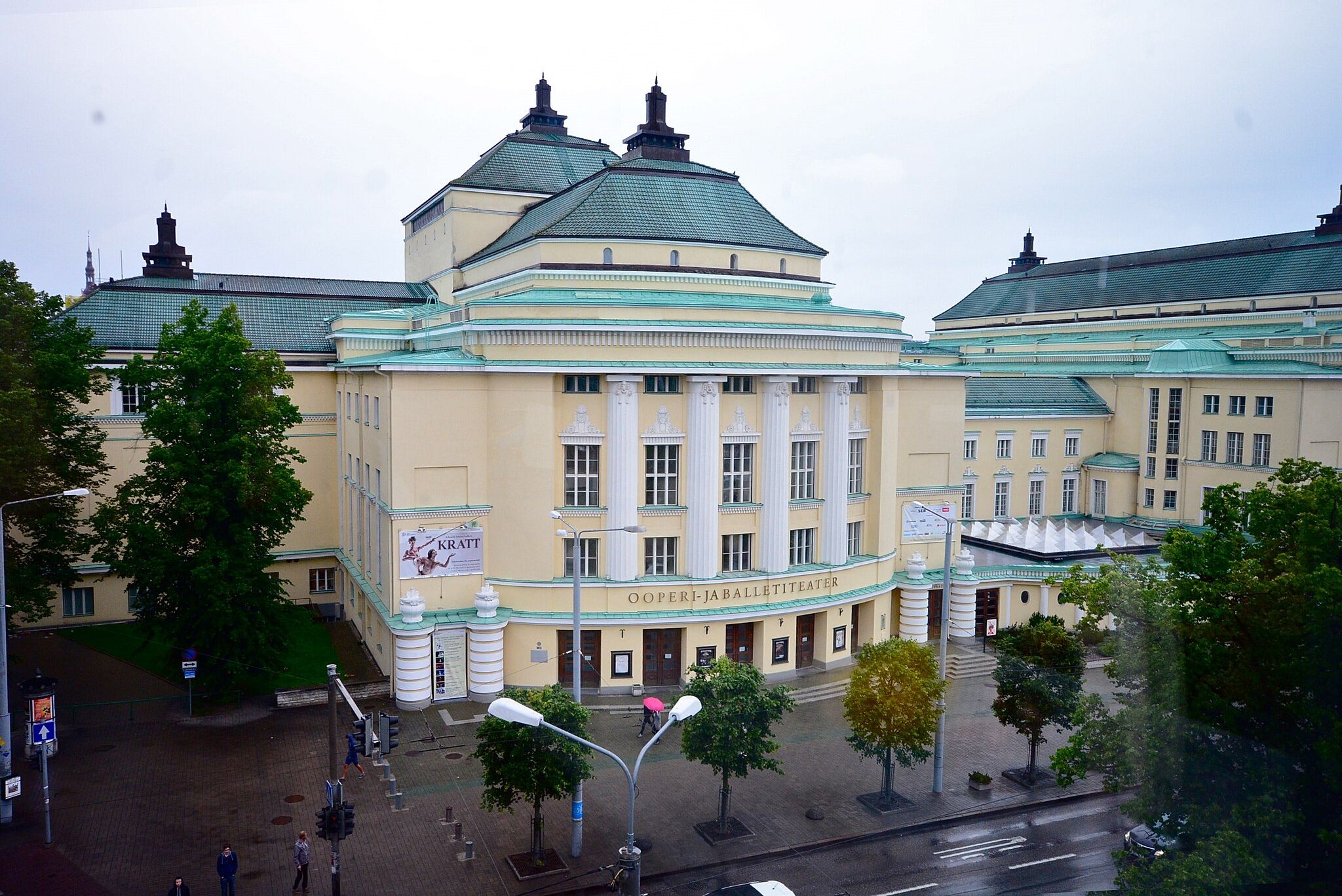Здание Национального театра оперы и балета «Эстония» (Estonia-teatteri Tallinnassa)