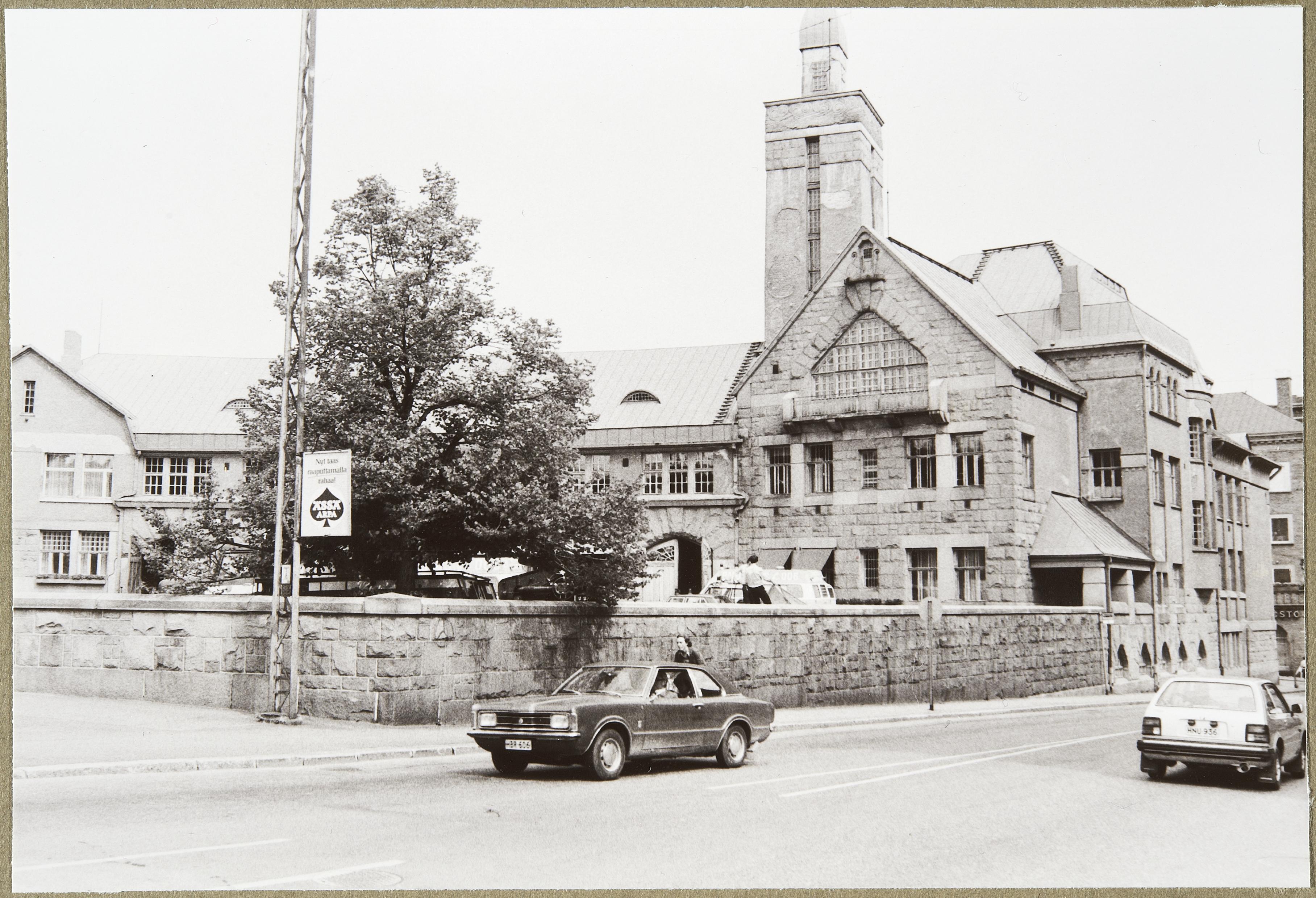 Центральная пожарная станция Тампере в 1981 году (Tampereen keskuspaloasema vuonna 1981)