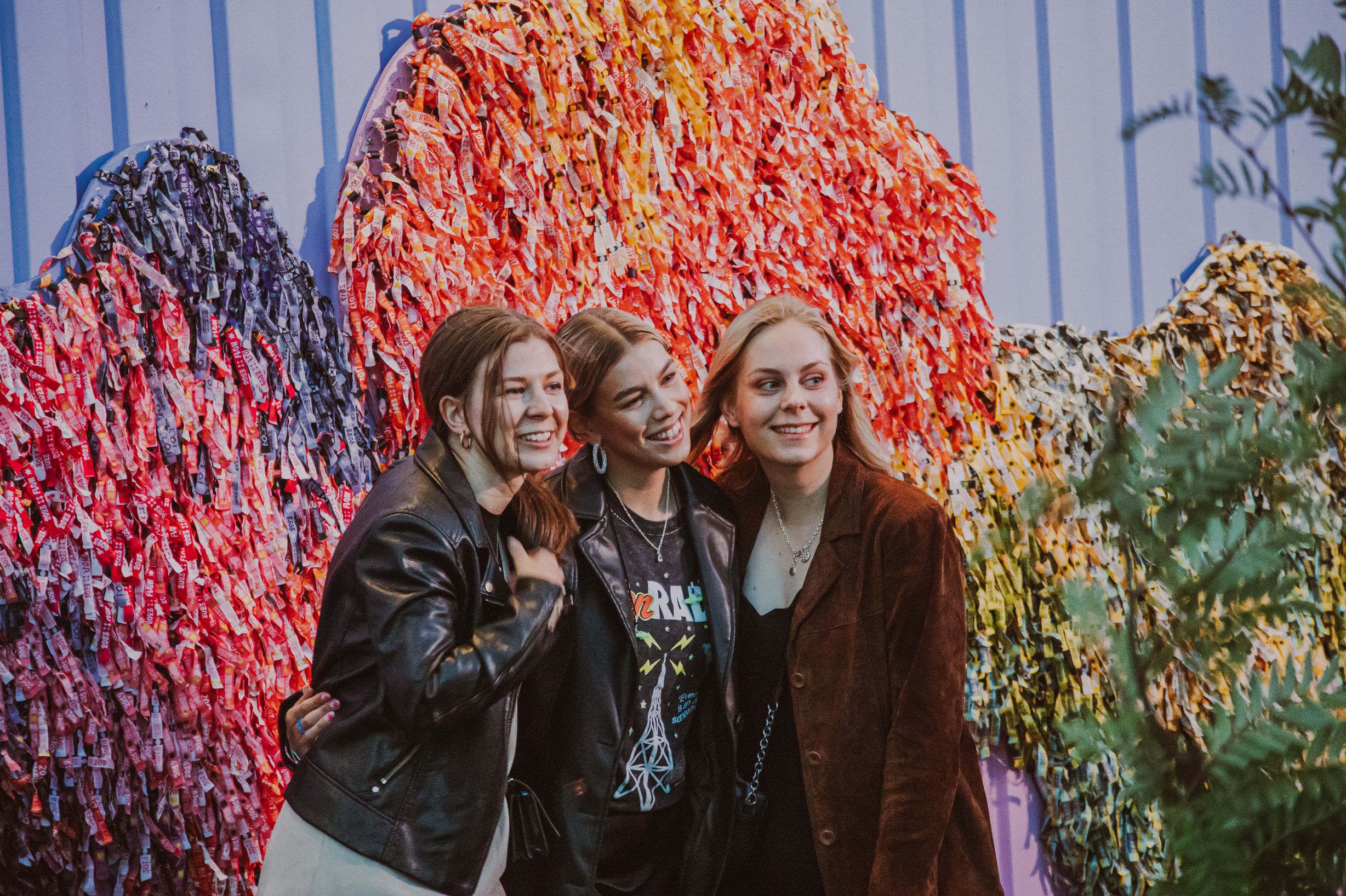 Ihmisiä Flow-festivaalilla Helsingissä