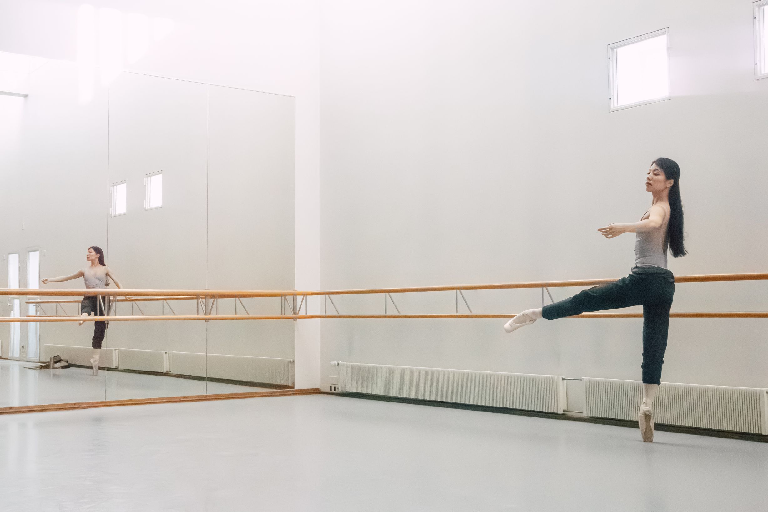 Hanako Matsune harjoittelemassa balettitangolla