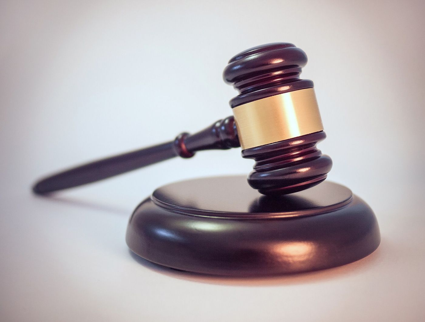 A legal gavel, illustrating the Manchester City 115 charges case