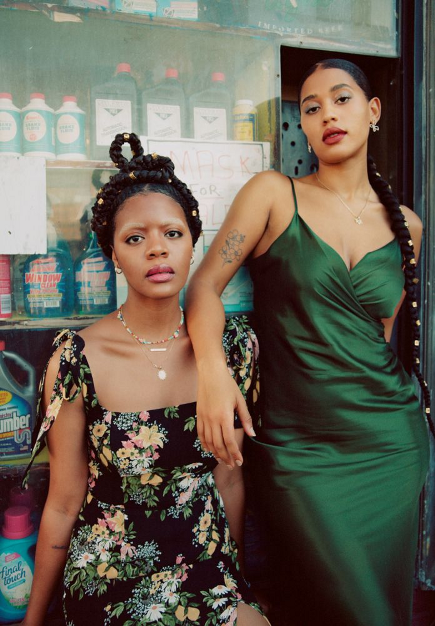 2 women