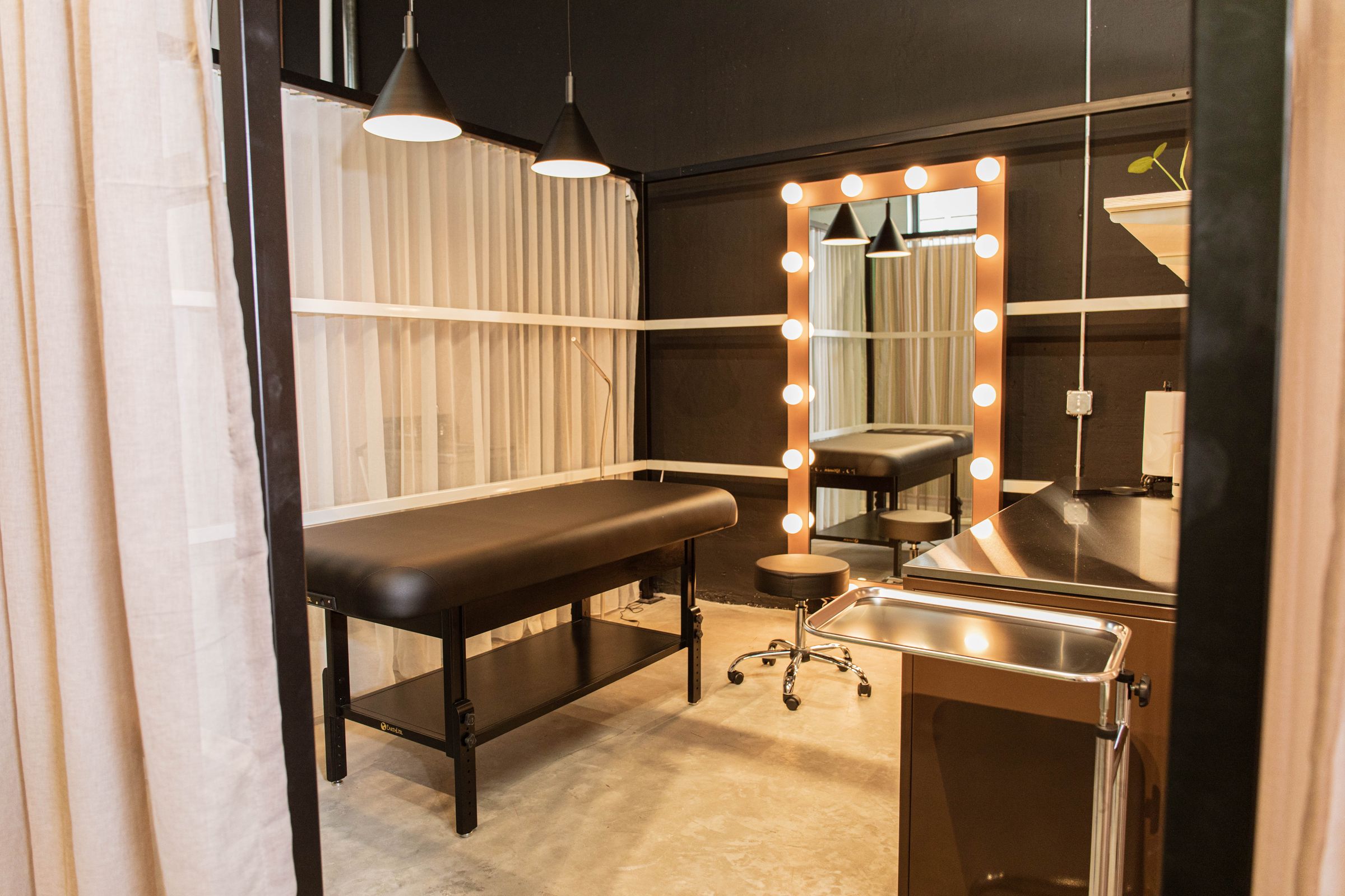 inside ephemeral tattoo artist station