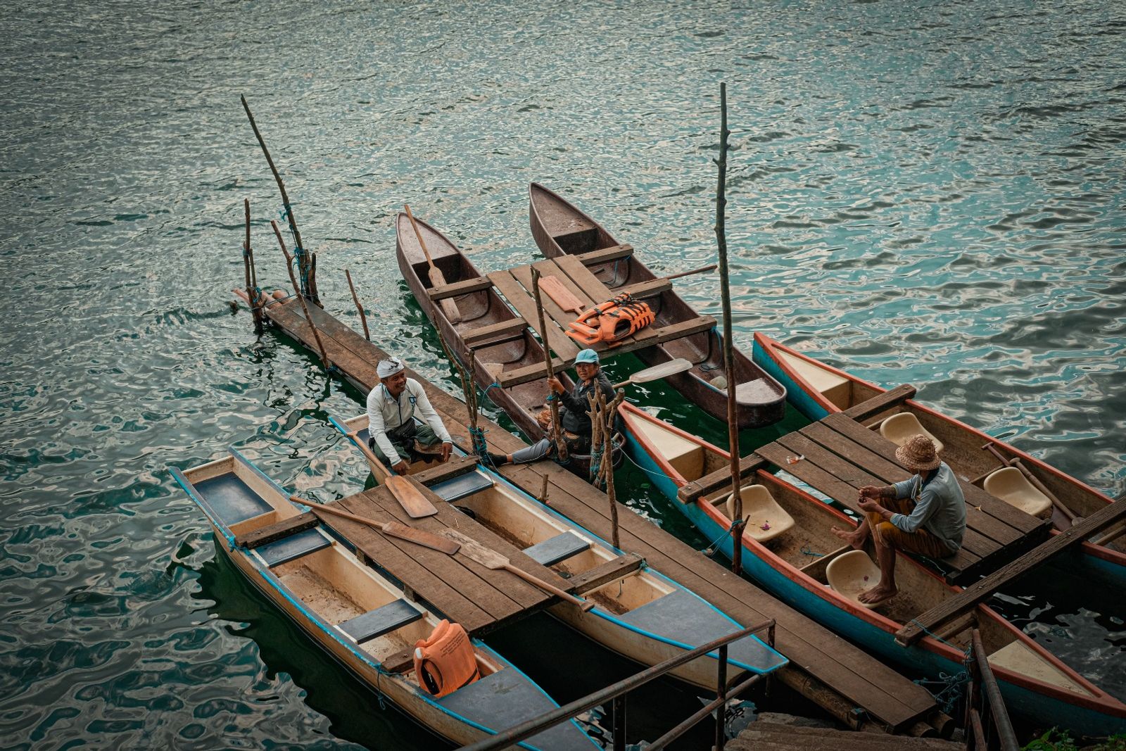 Danau Tamblingan dengan Kapal