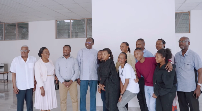 H.E. Mr. François Kanimba and guests with the DIKAM team during his visit to the factory