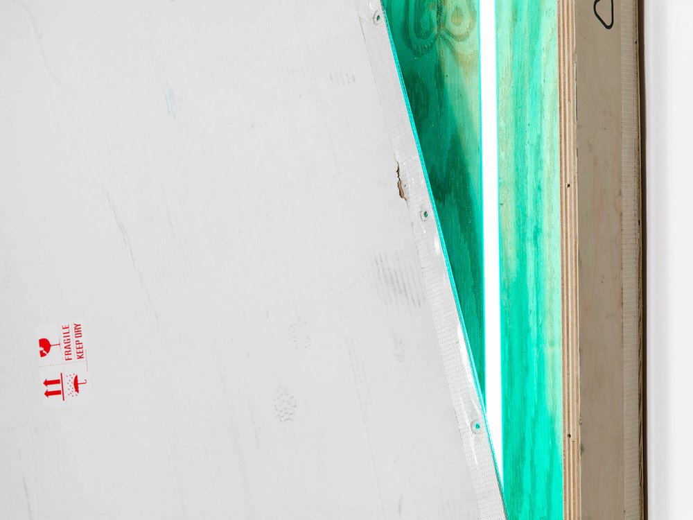 Neon crate 8 3