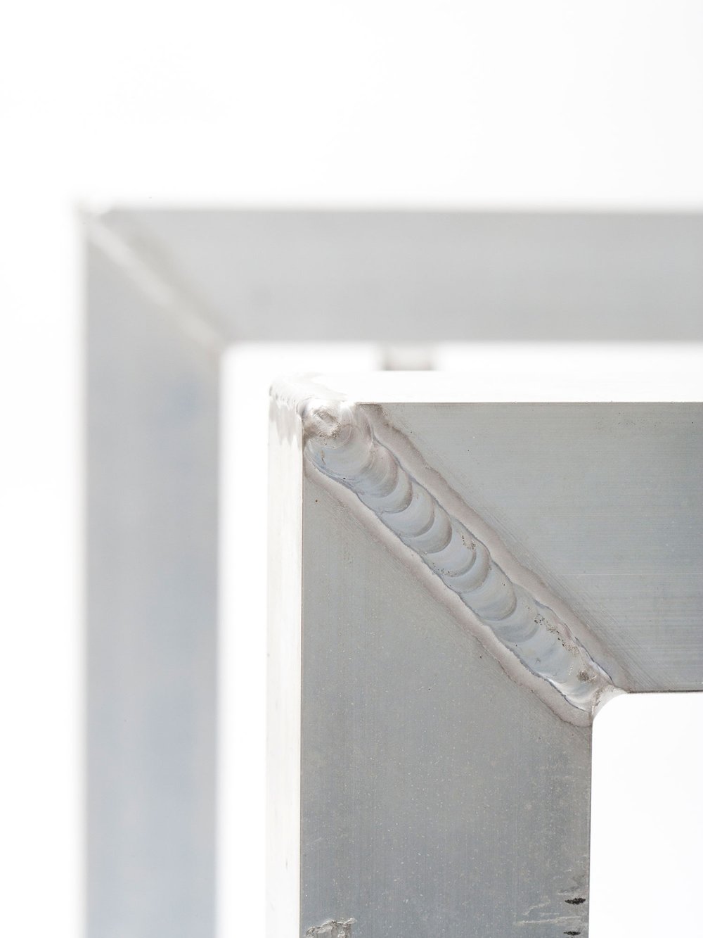 5763 XB2 W0895 web