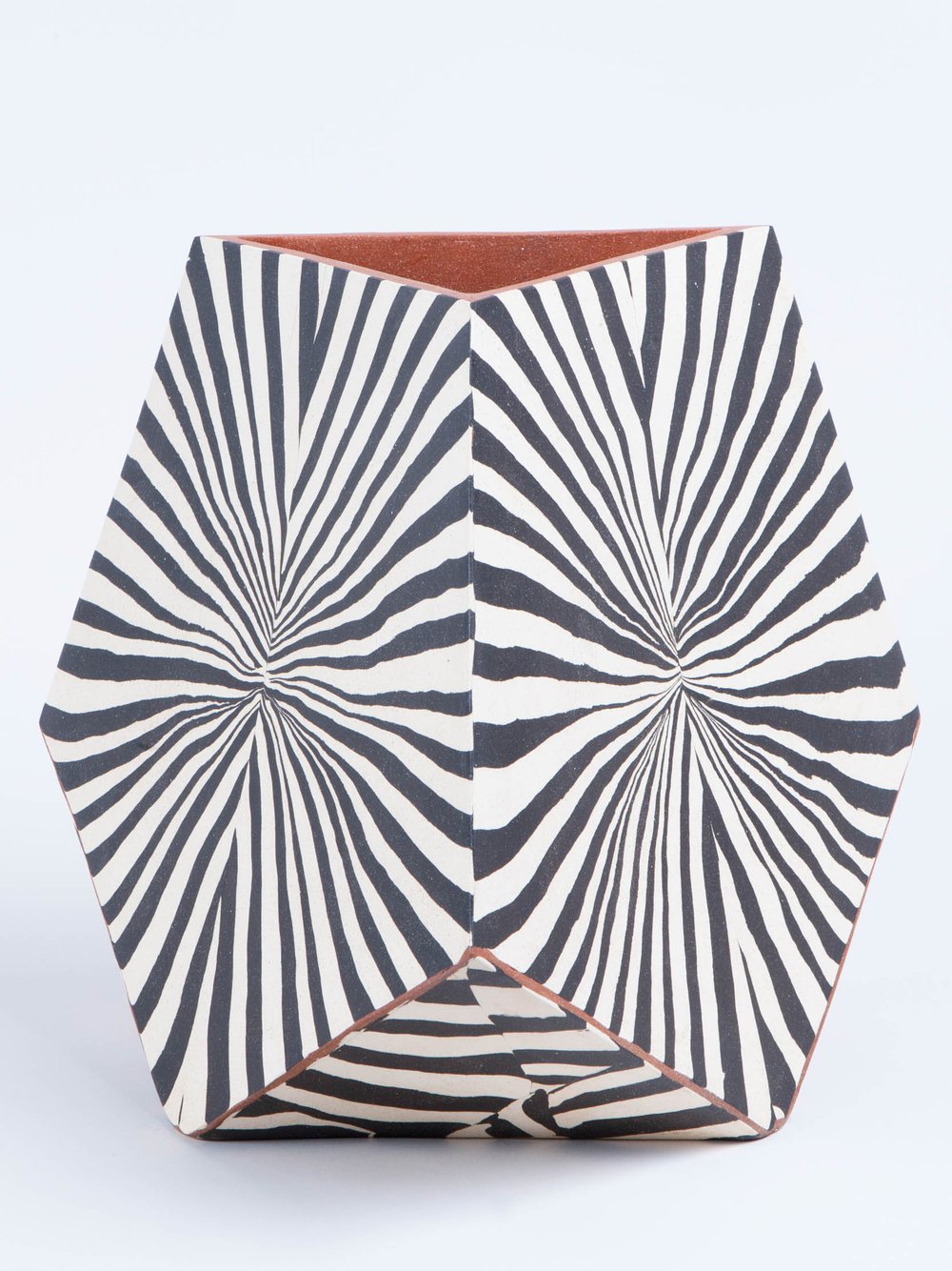 Pentagonalvesselstriped3