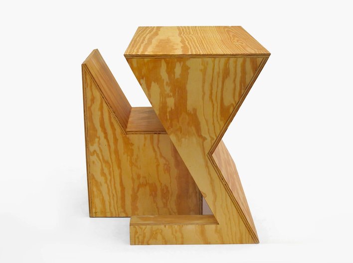 Rolu desk and chair 1688