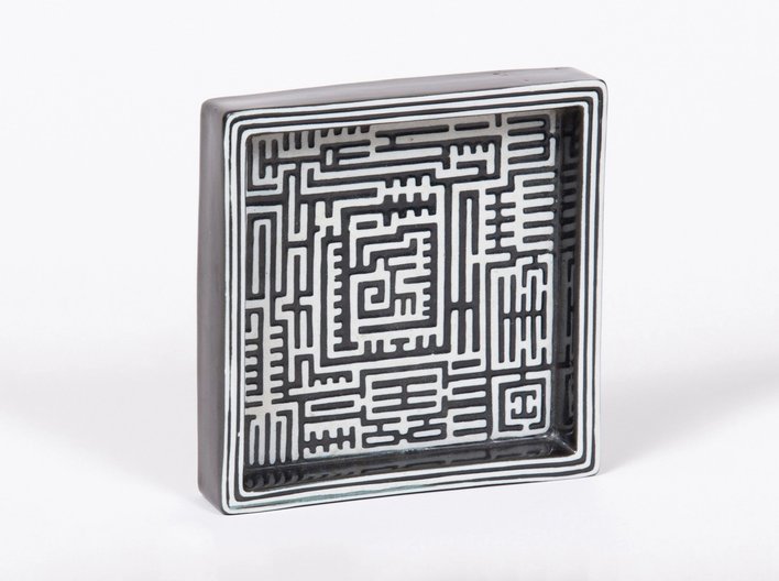 2476 XB2 W9364 mazeashtray web 2