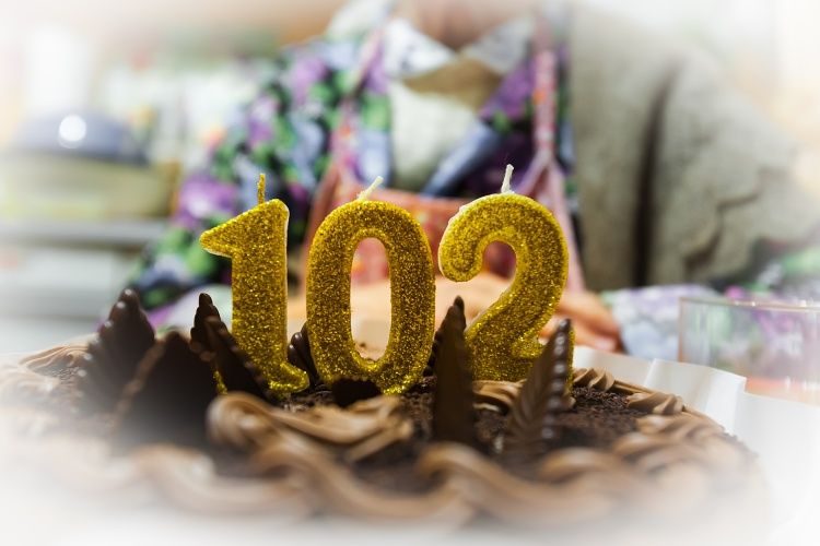 Margaret Cerra Celebrates 102nd Birthday at Oakland Rehab