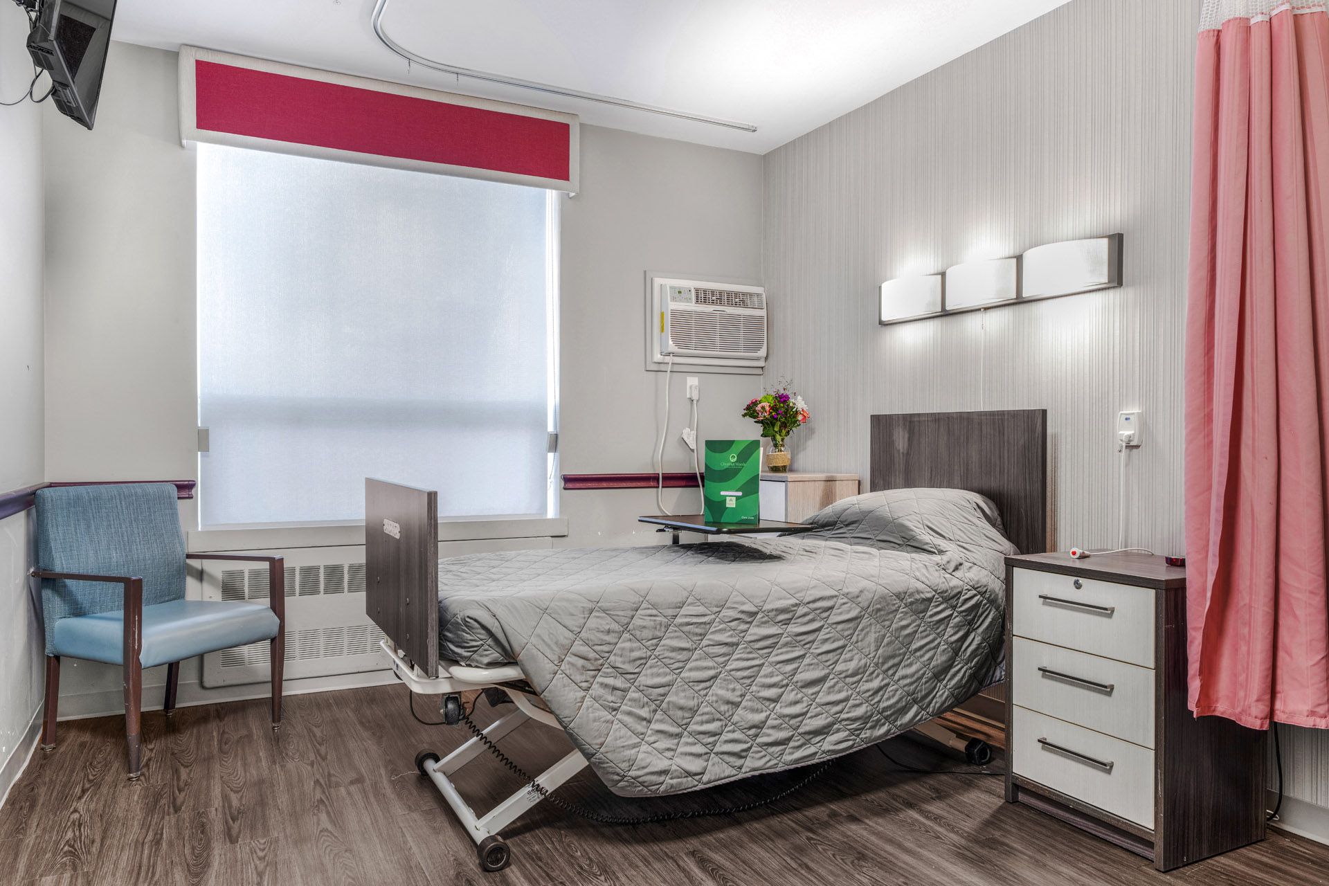 Chestnut Woods MA nursing home bed-3