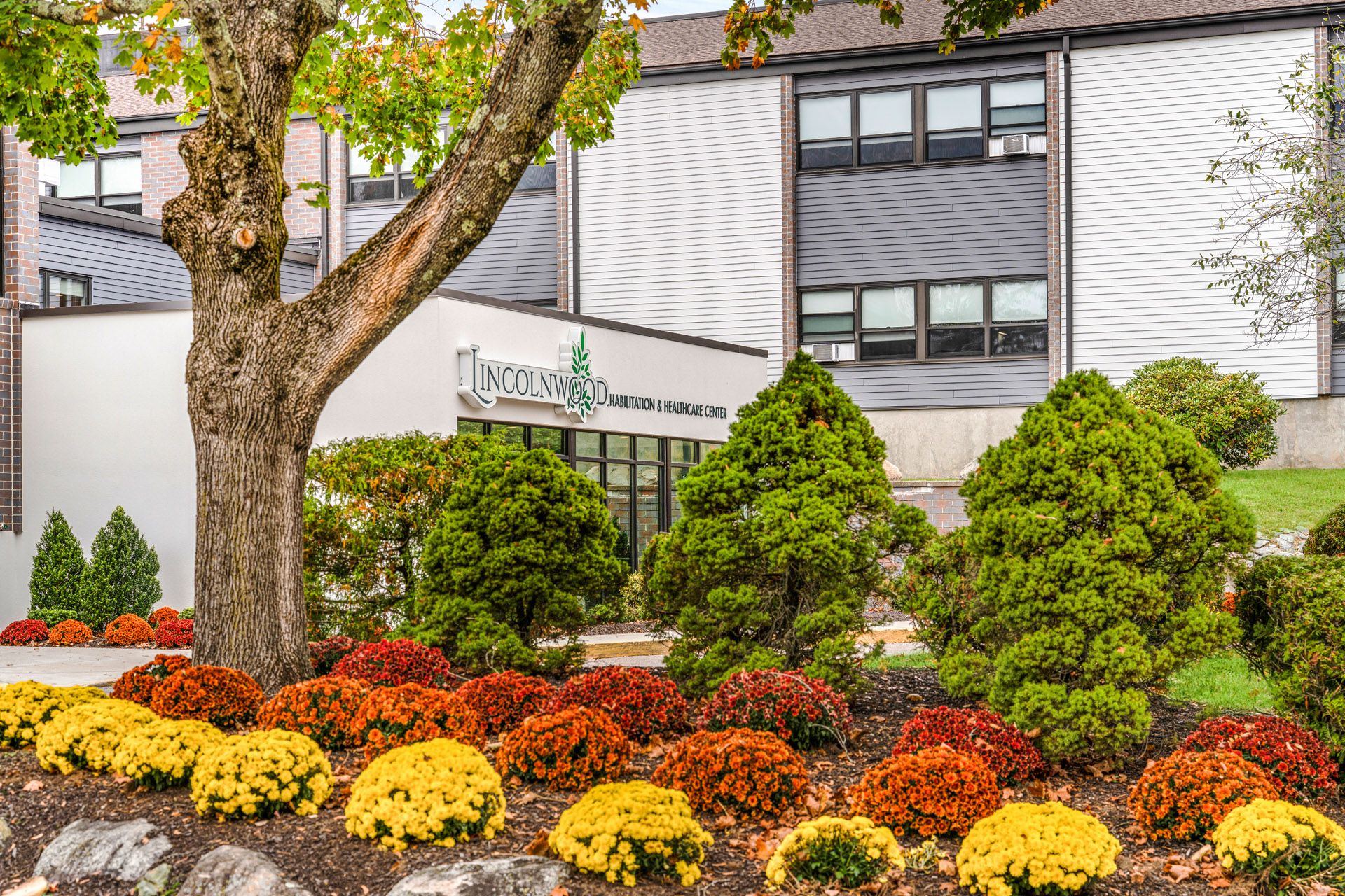 Lincolnwood RI nursing home Exterior 1