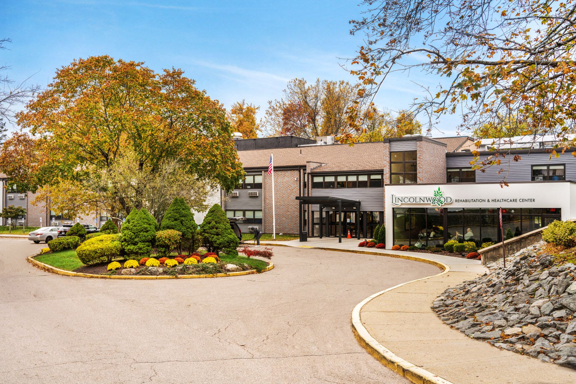 Lincolnwood RI nursing home Exterior Main Drive