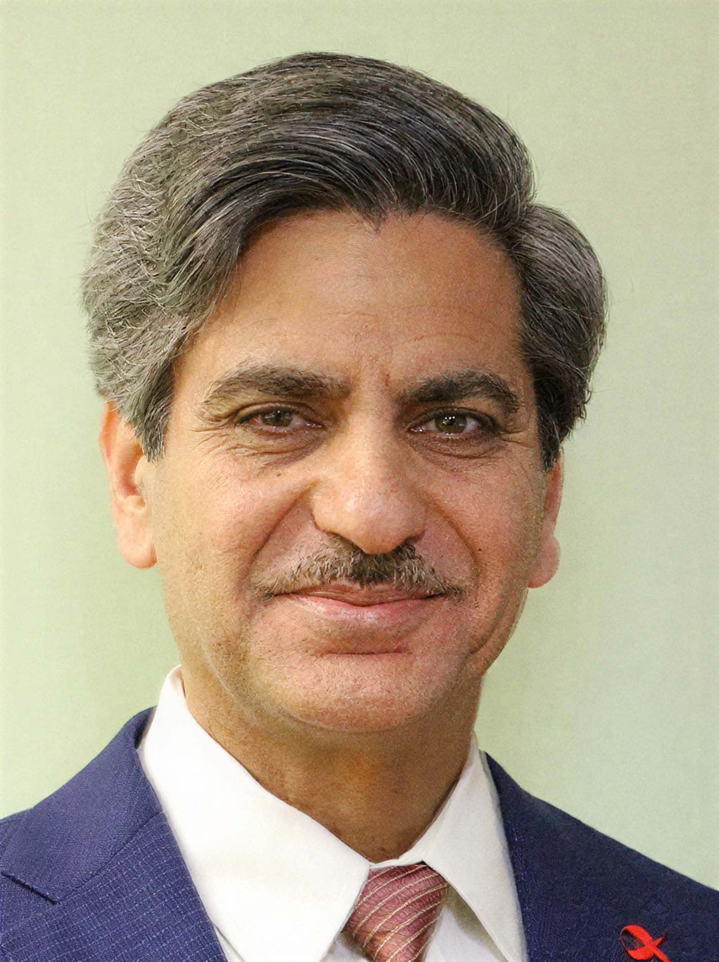 Photo of Dr. Tej Kokroo Medical Director 