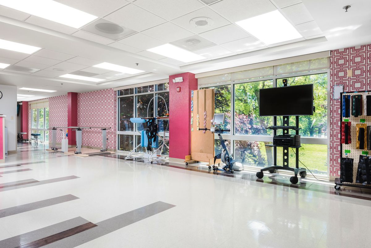 https://cdn.sanity.io/images/xu1qs6w1/production/ffefbf9e3ffce1a0b196c050aee97dfd4b7cce6c-1920x1282.jpg?w=1200 - Westgate Hills Rehabilitation & Healthcare Center 