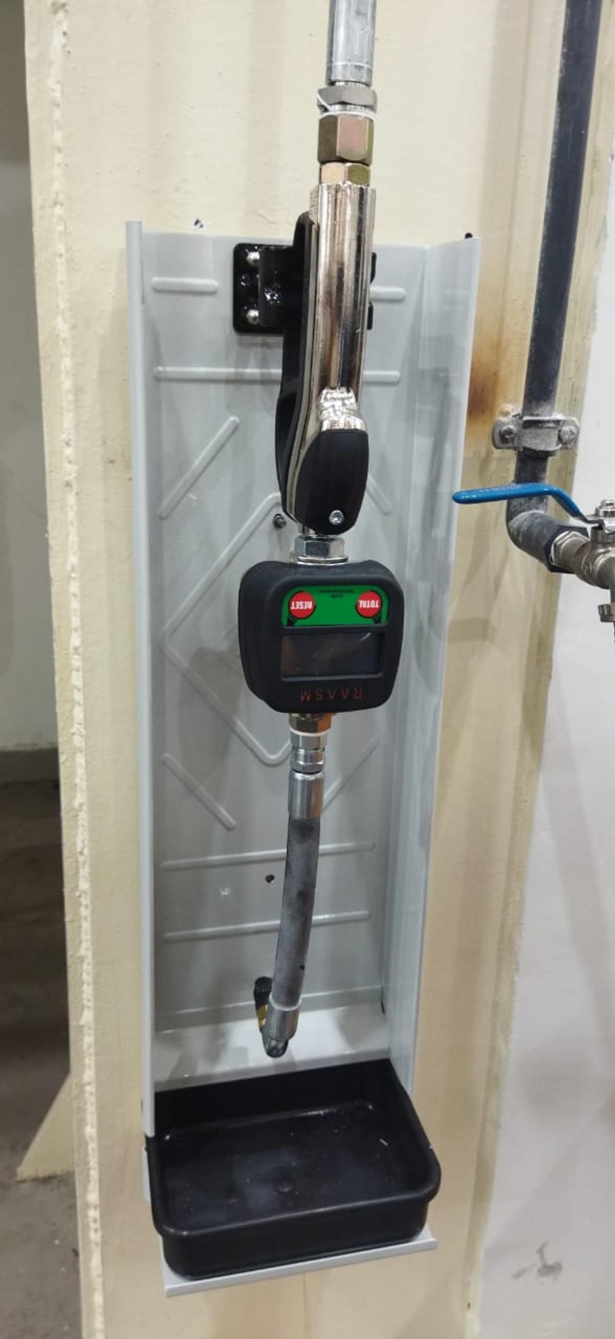 oil distribution line with hose reels and digital guns5