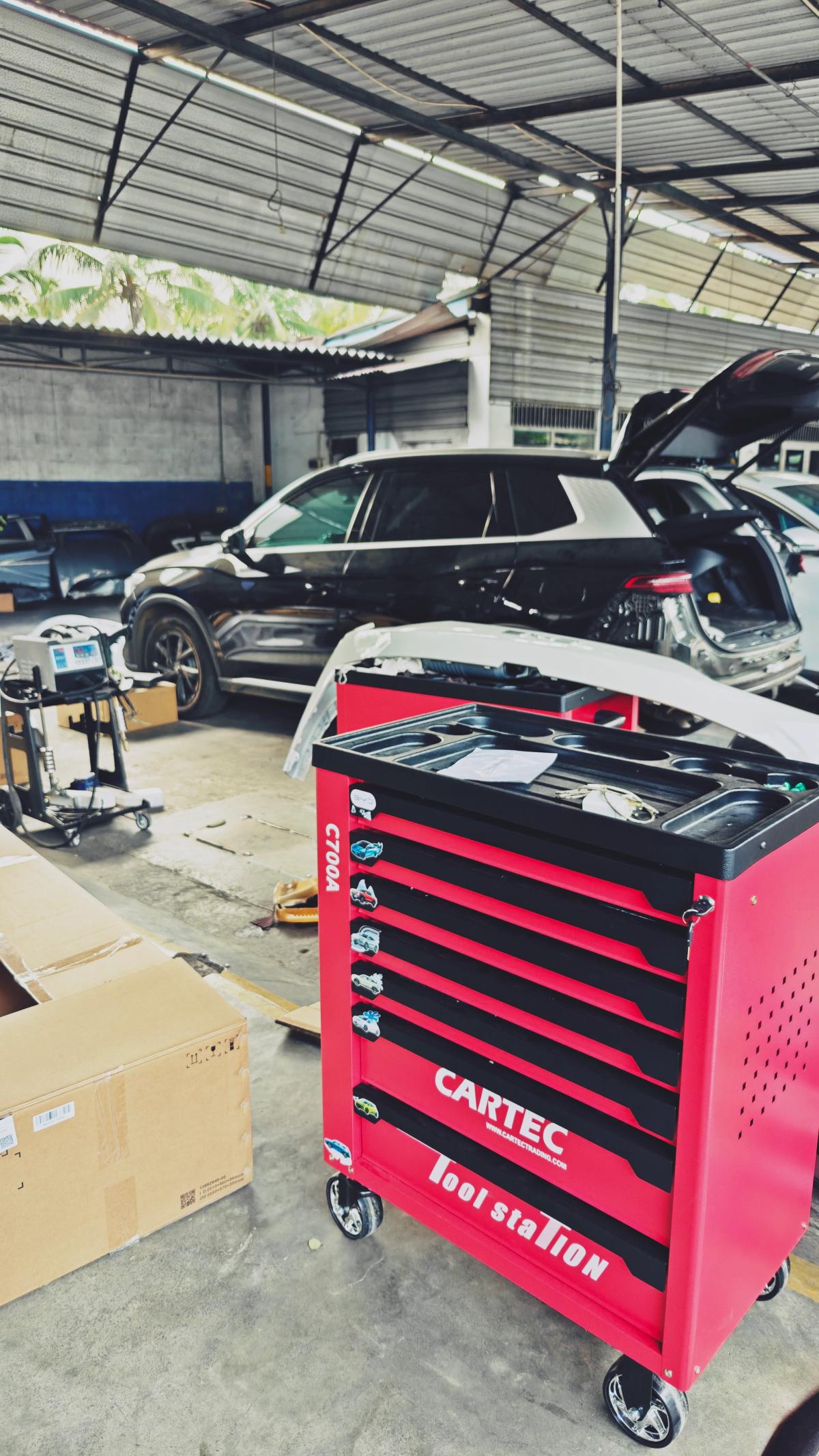 BYD kurunegala cartec trading mechanic tool box with tools