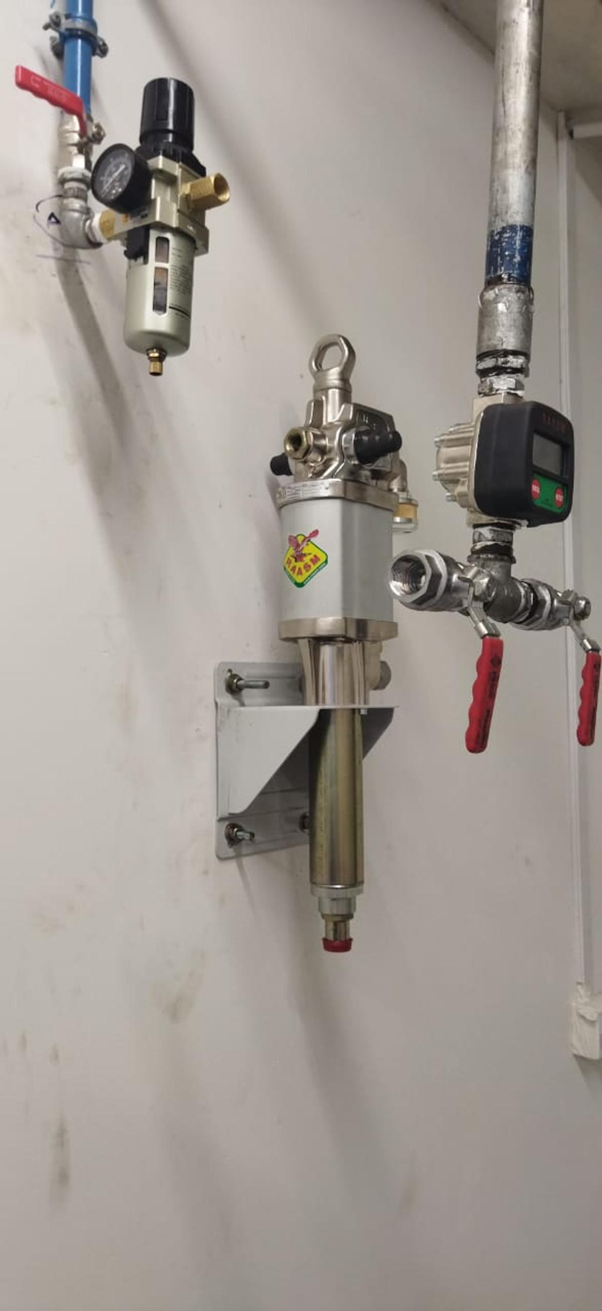 oil distribution line with hose reels and digital guns4