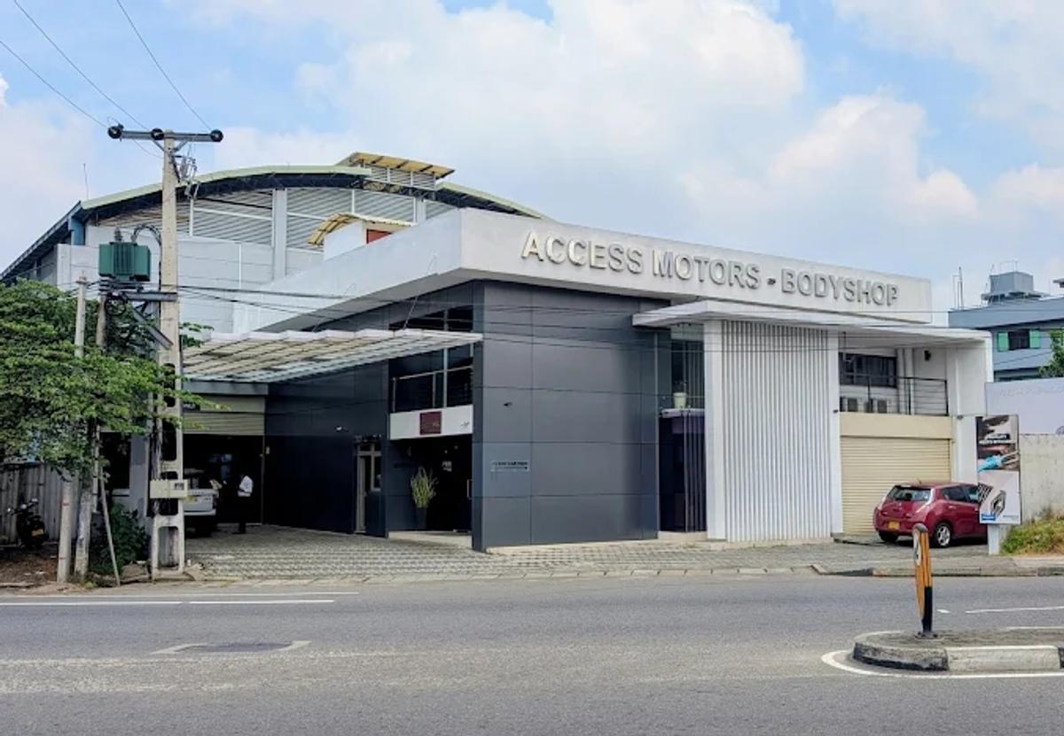 access motors bodyshop outside view