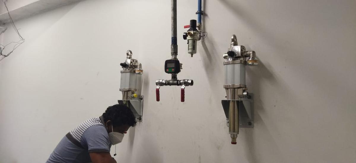 oil distribution line with hose reels and digital guns3