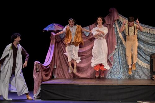 Shakesperare, El irresitible Sueño de la compañía Criolla