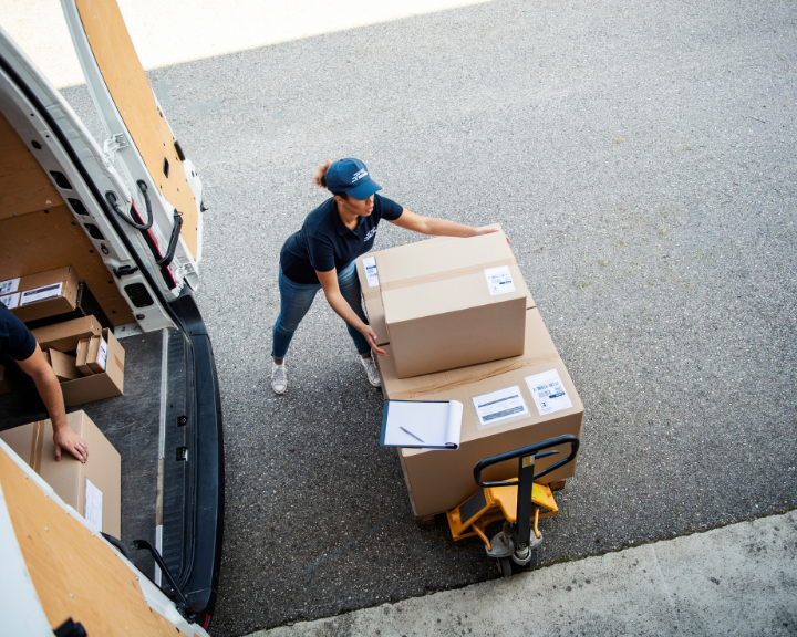 supply chain professional managing deliveries through supply chain automations