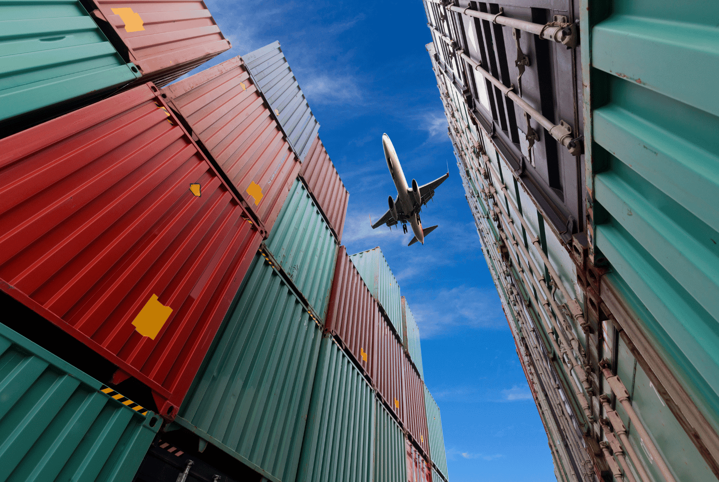 the difference between ocean shipping visibility and air freight visibility
