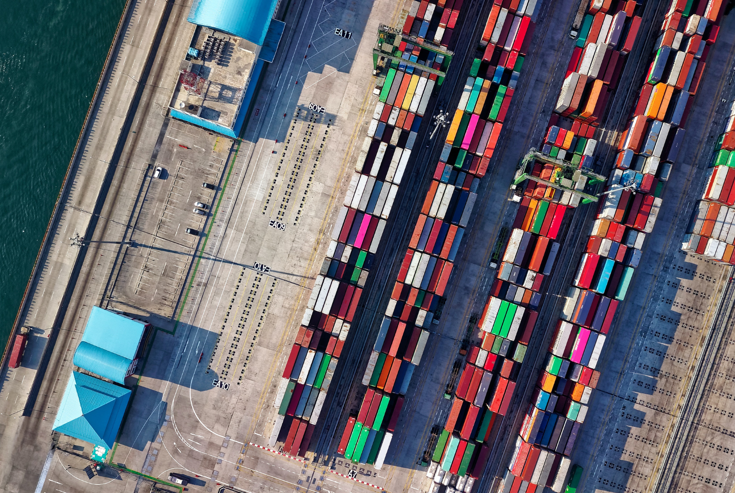 five of the most prominent trends in the supply chain and logistics industry to keep in mind for 2022.