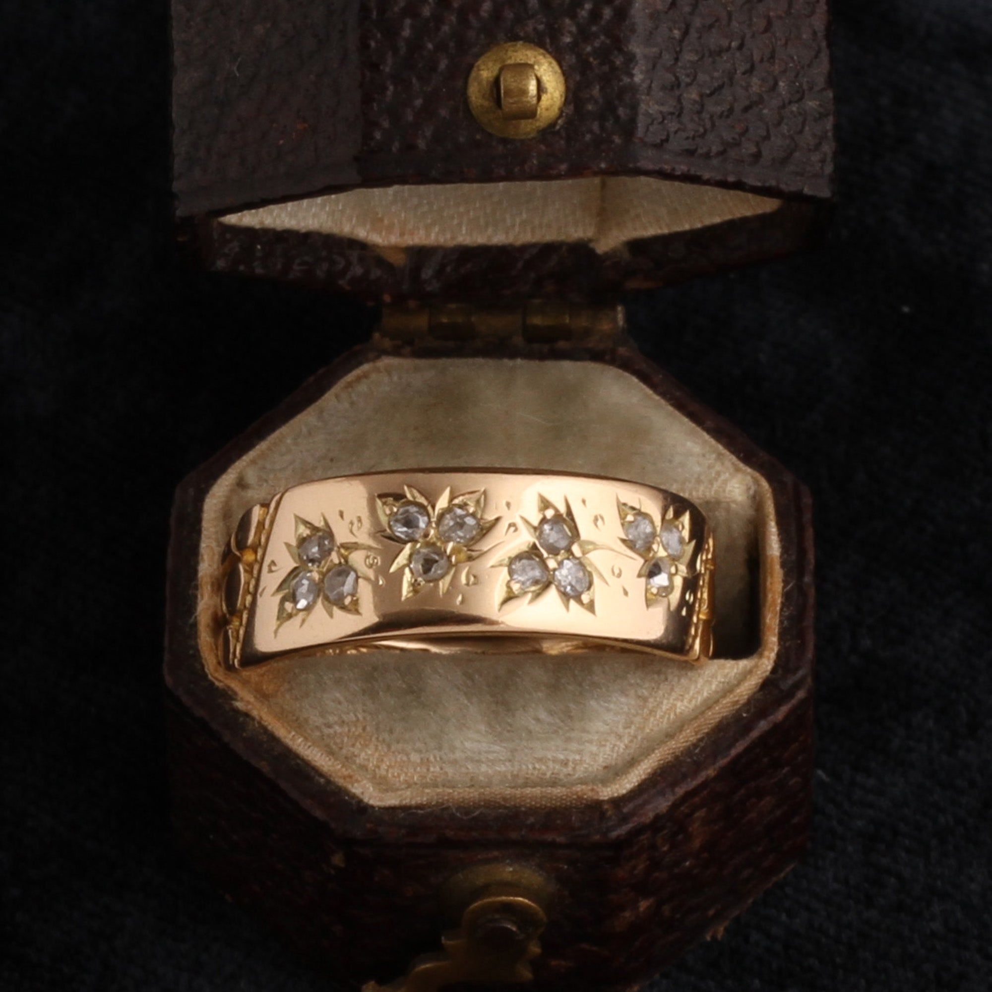Victorian Diamonds & Leaves Ring