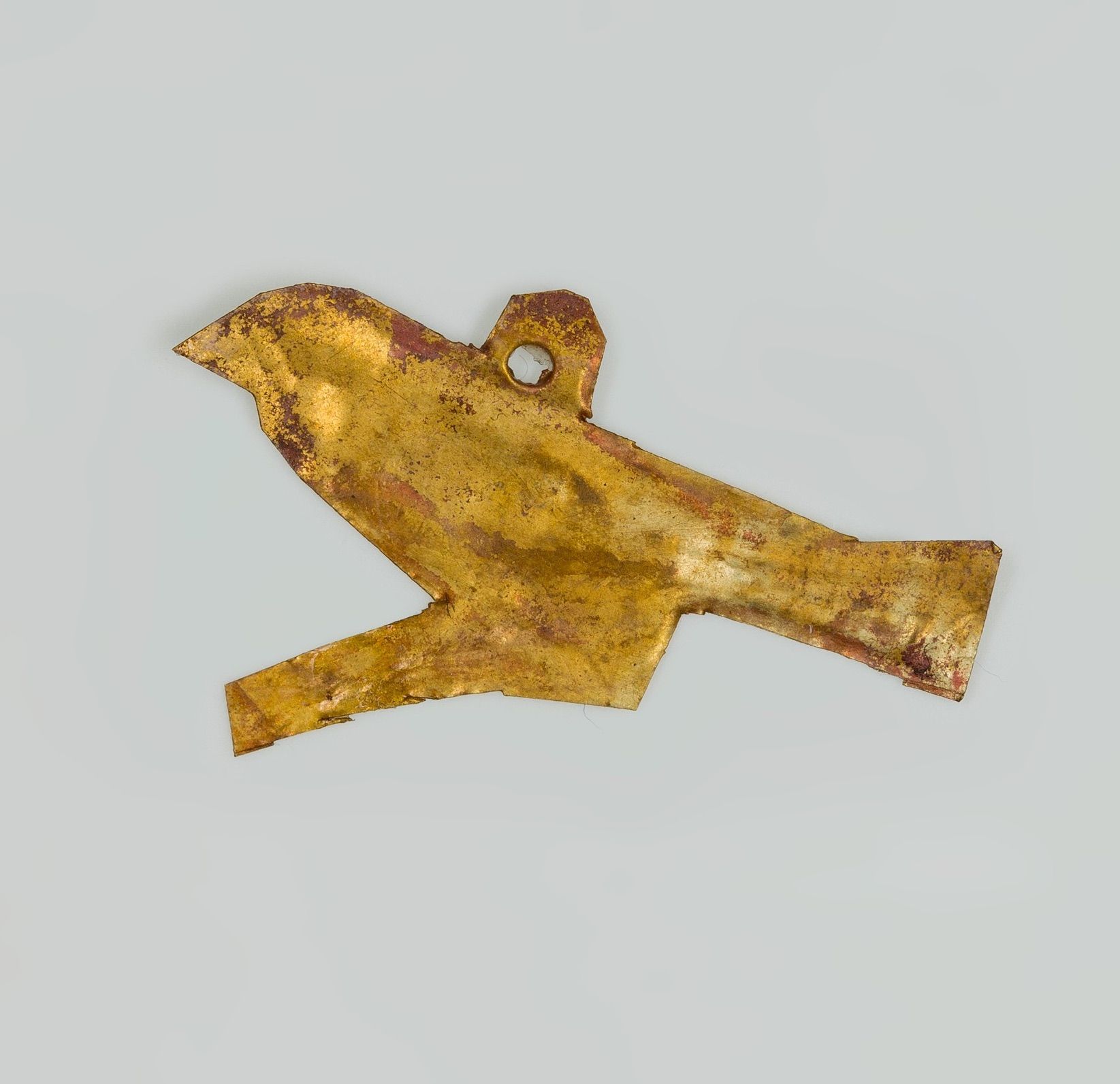 Swallow amulet, 664-380 B.C. The Metropolitan Museum of Art.