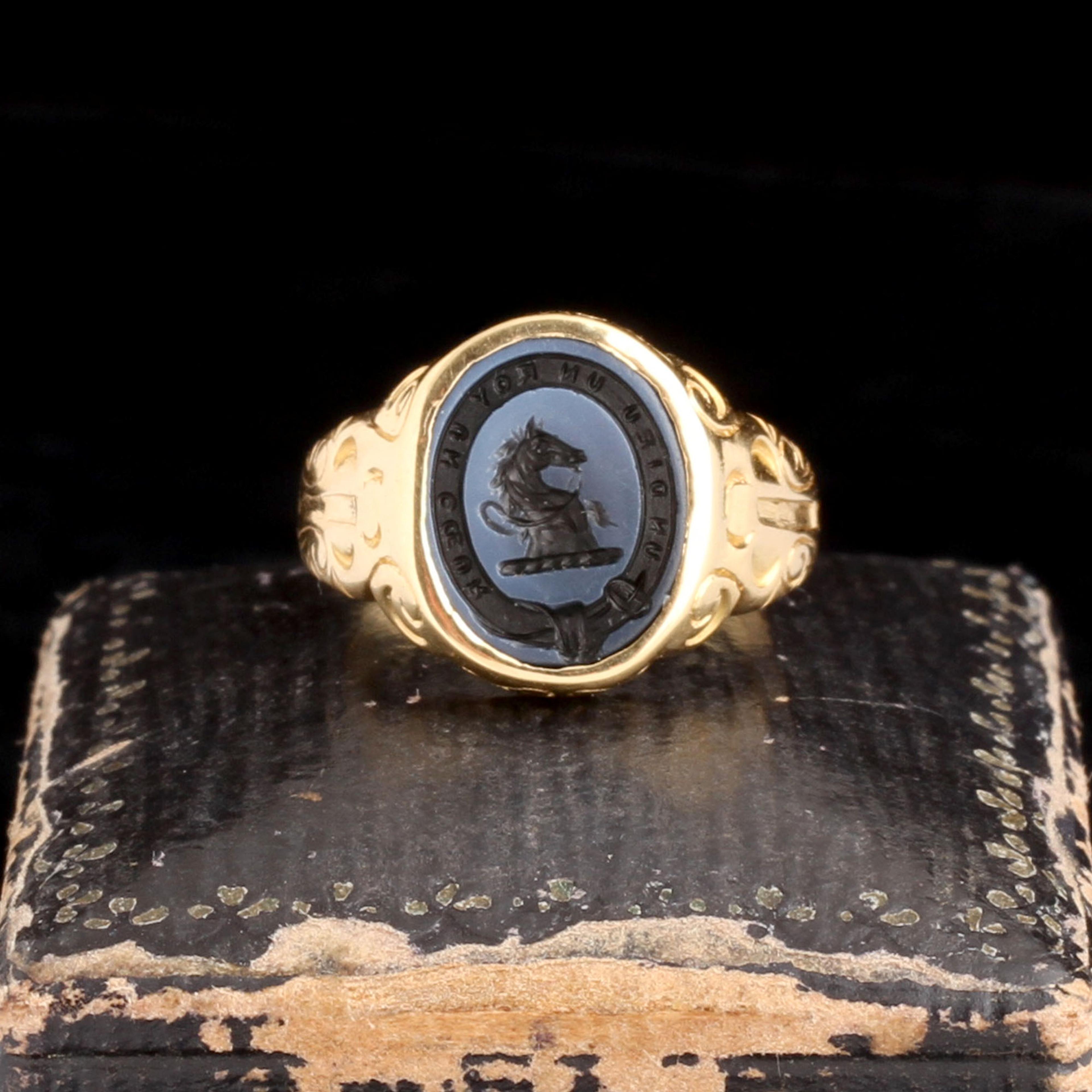 Victorian "Un dieu un roy un coeur" Intaglio Signet Ring
