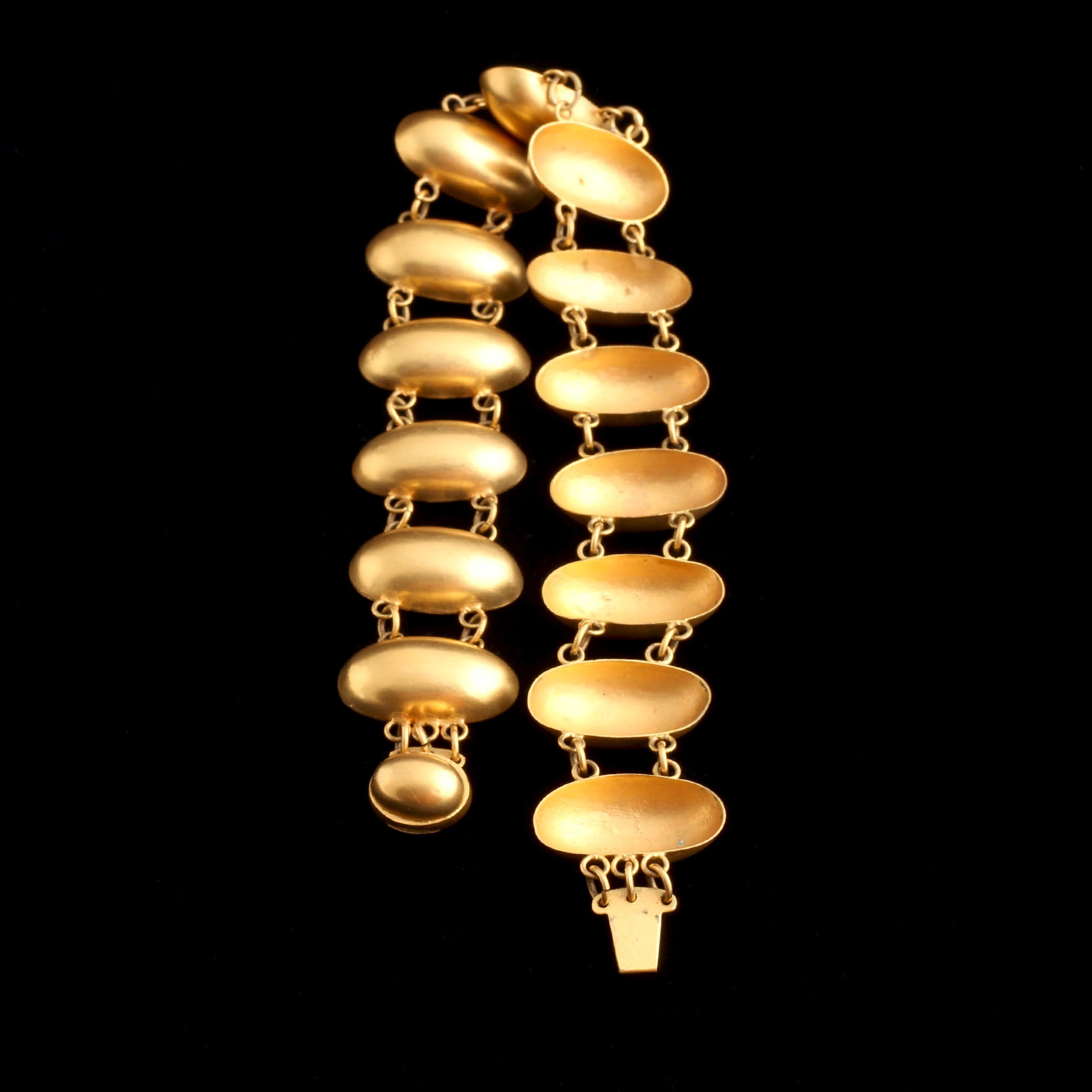 Victorian Oval Dome Pinchbeck Collar