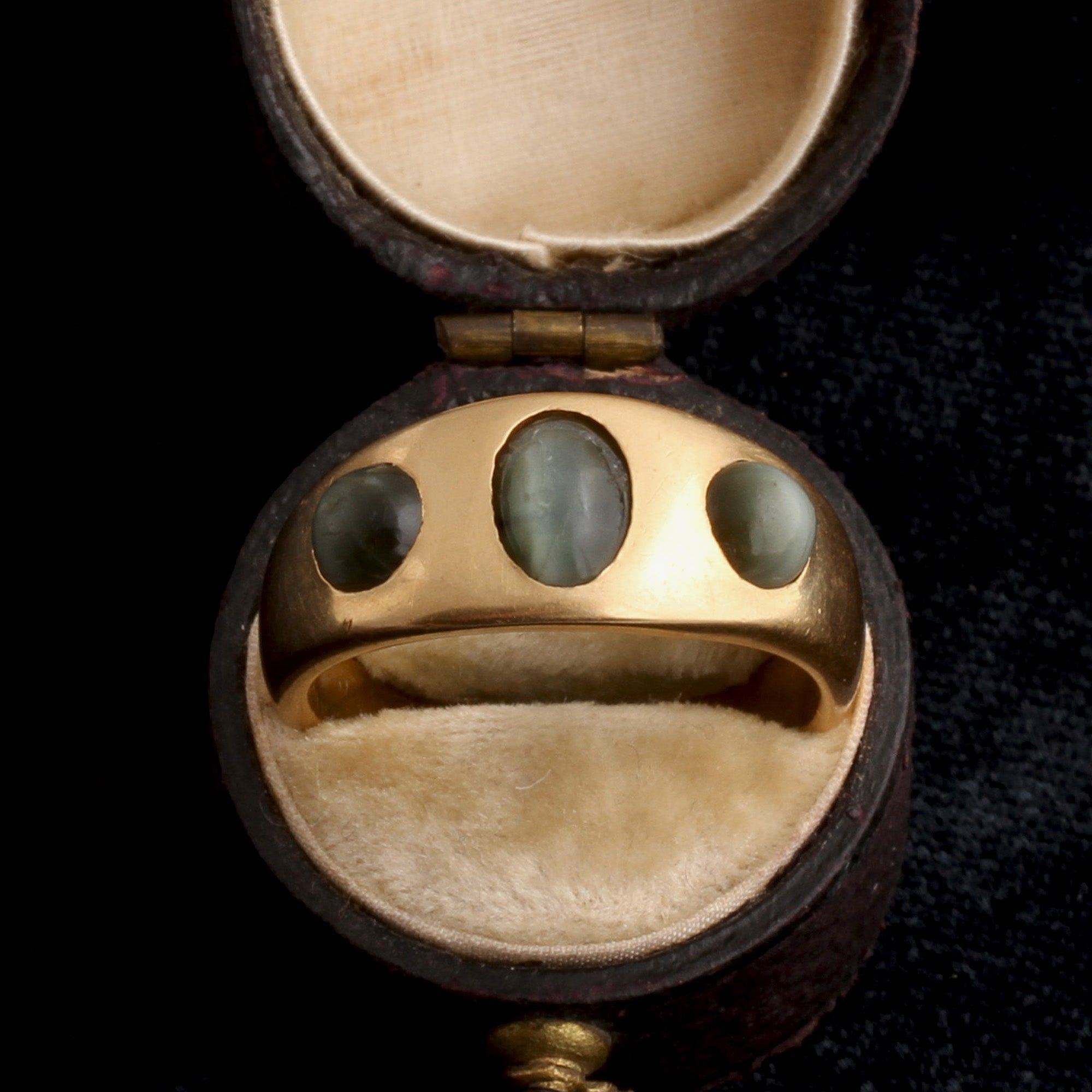 Edwardian Cat's Eye Chrysoberyl Three Stone Ring