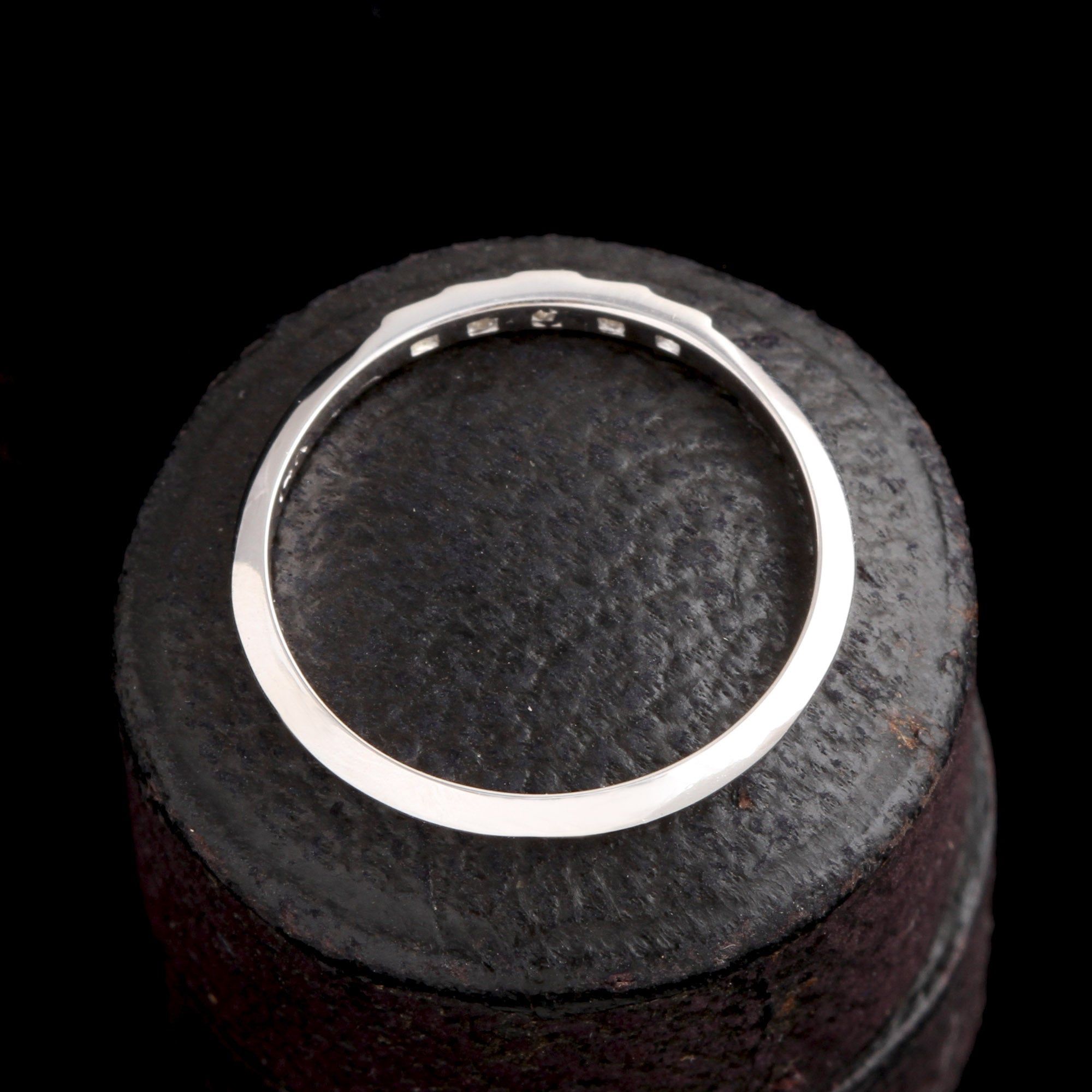 Ziggurat Band in White Gold