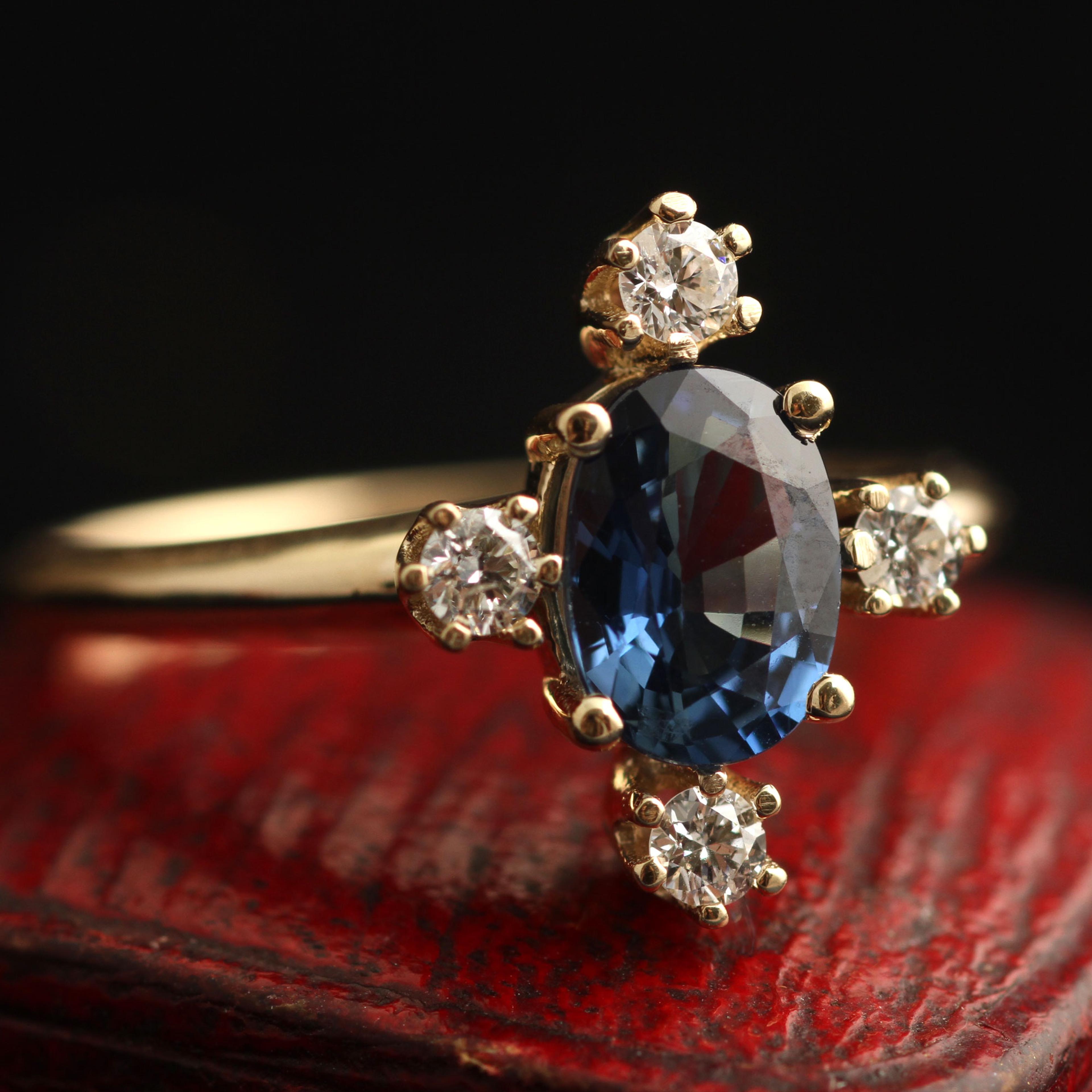 EW Original Sapphire Directional Ring