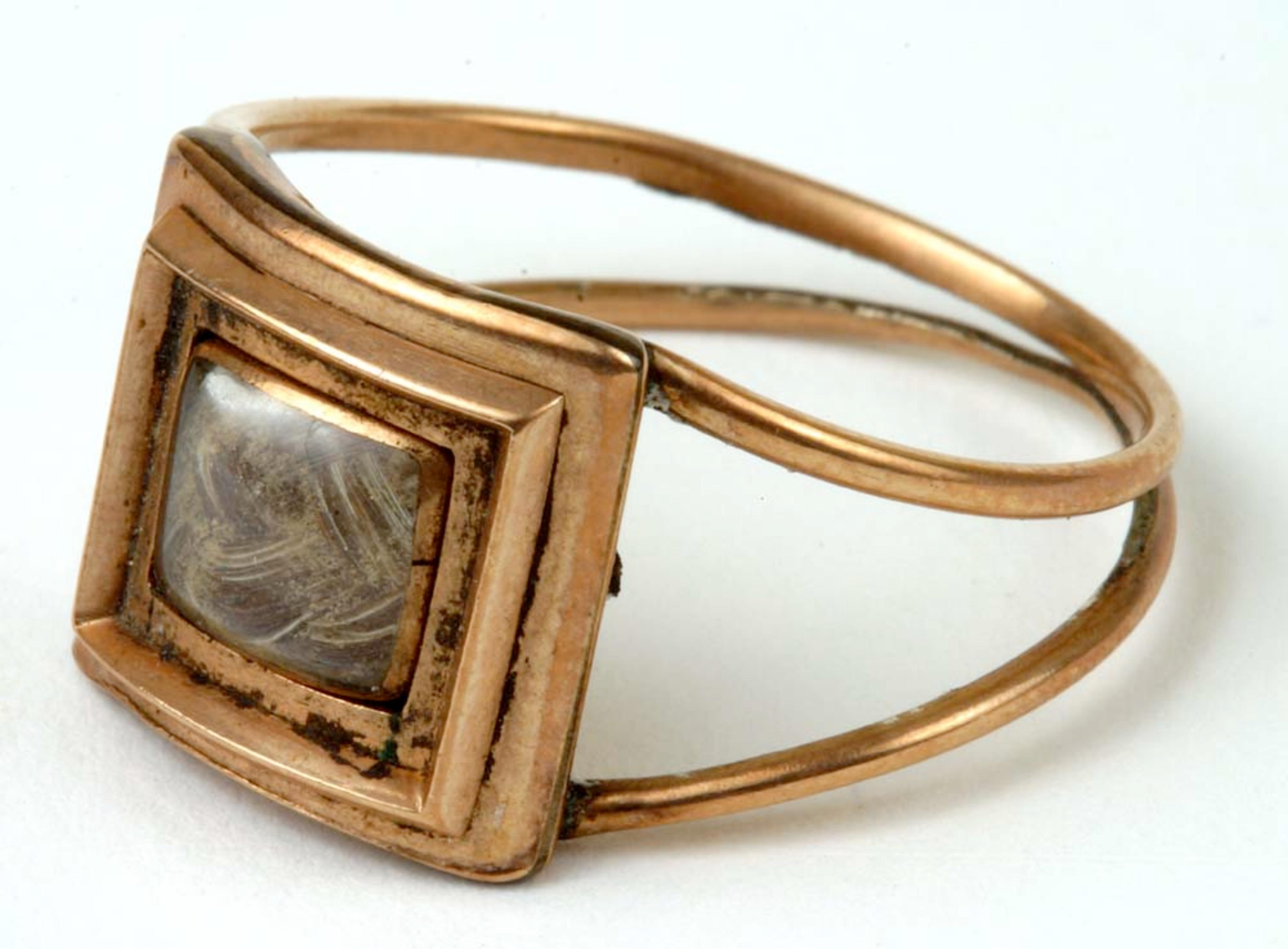 Mourning ring containing lock of Alexander Hamilton’s hair presented to Nathaniel Pendleton by Elizabeth Hamilton, 1805, New York Historical Society