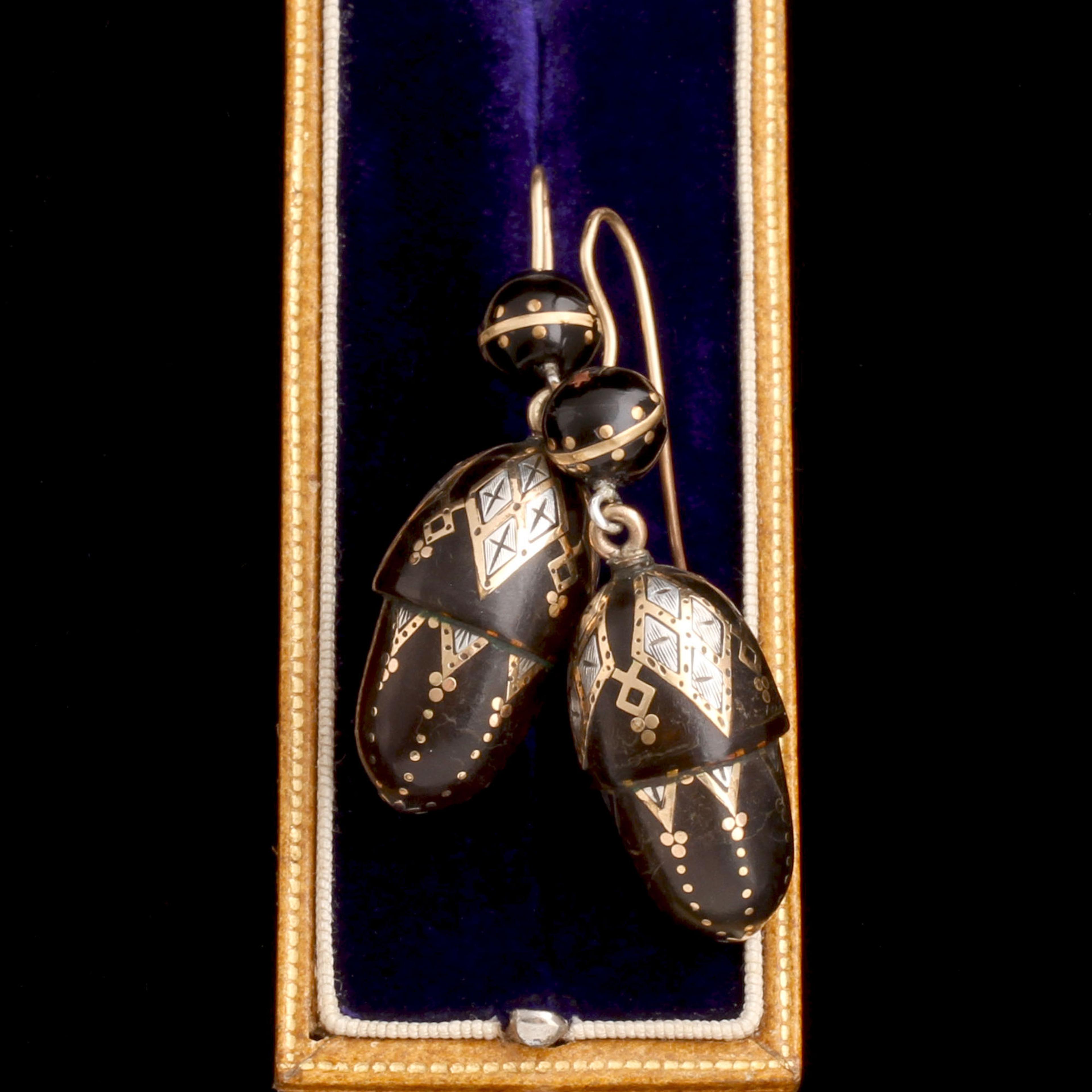 Victorian Pique Acorn Earrings