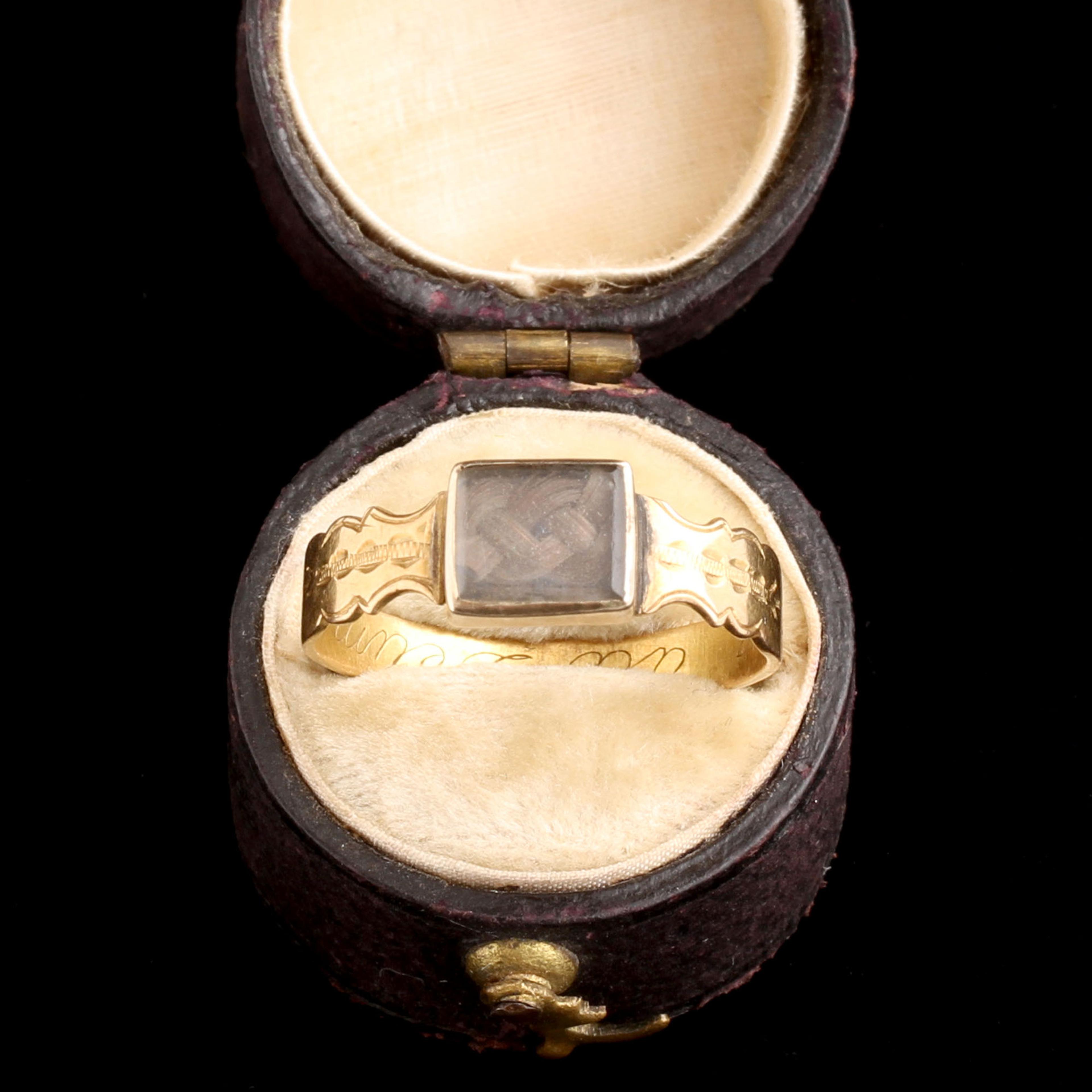Georgian "Vive ad Deum" Hair Locket Ring 