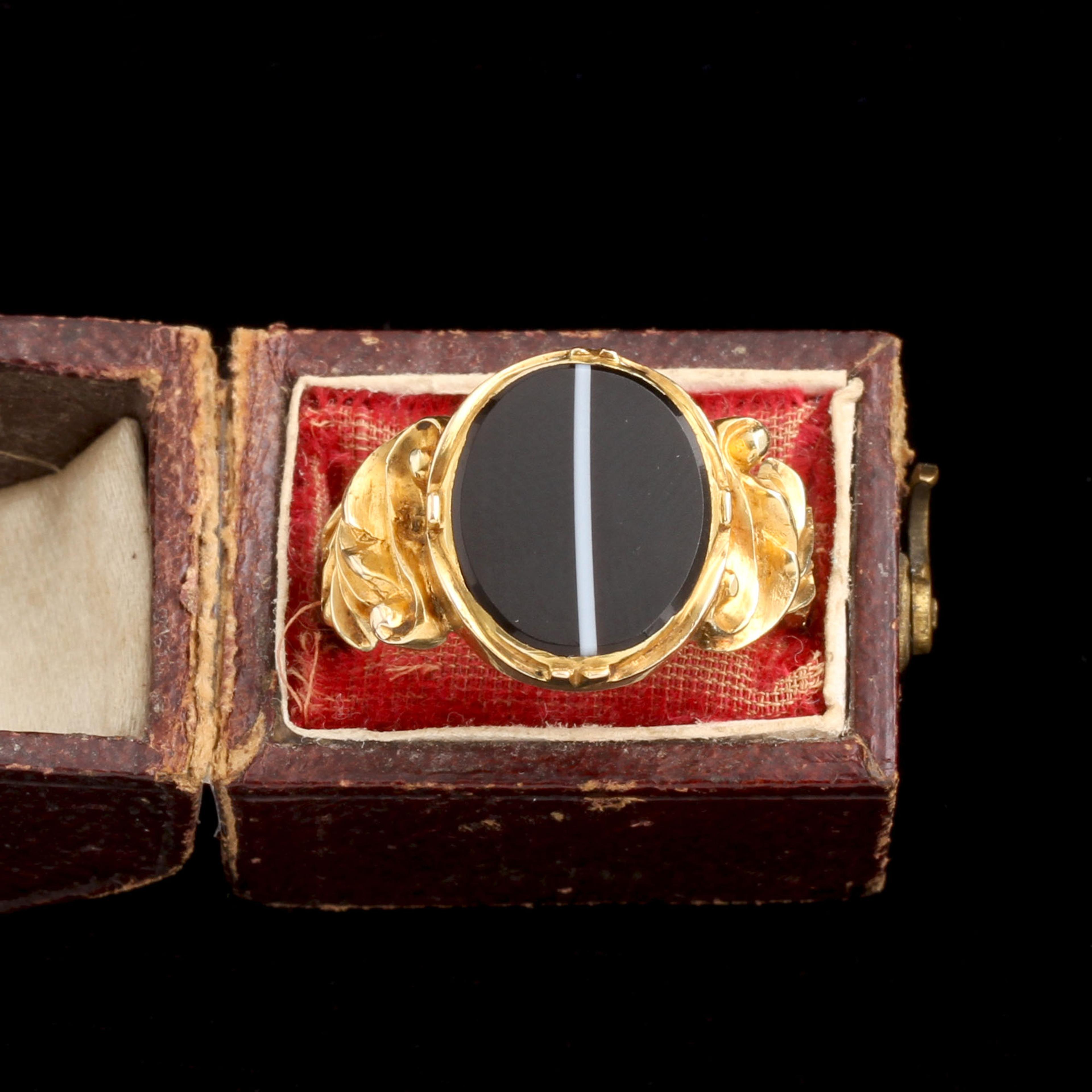 Victorian Scrolled Shoulder Banded Agate Ring
